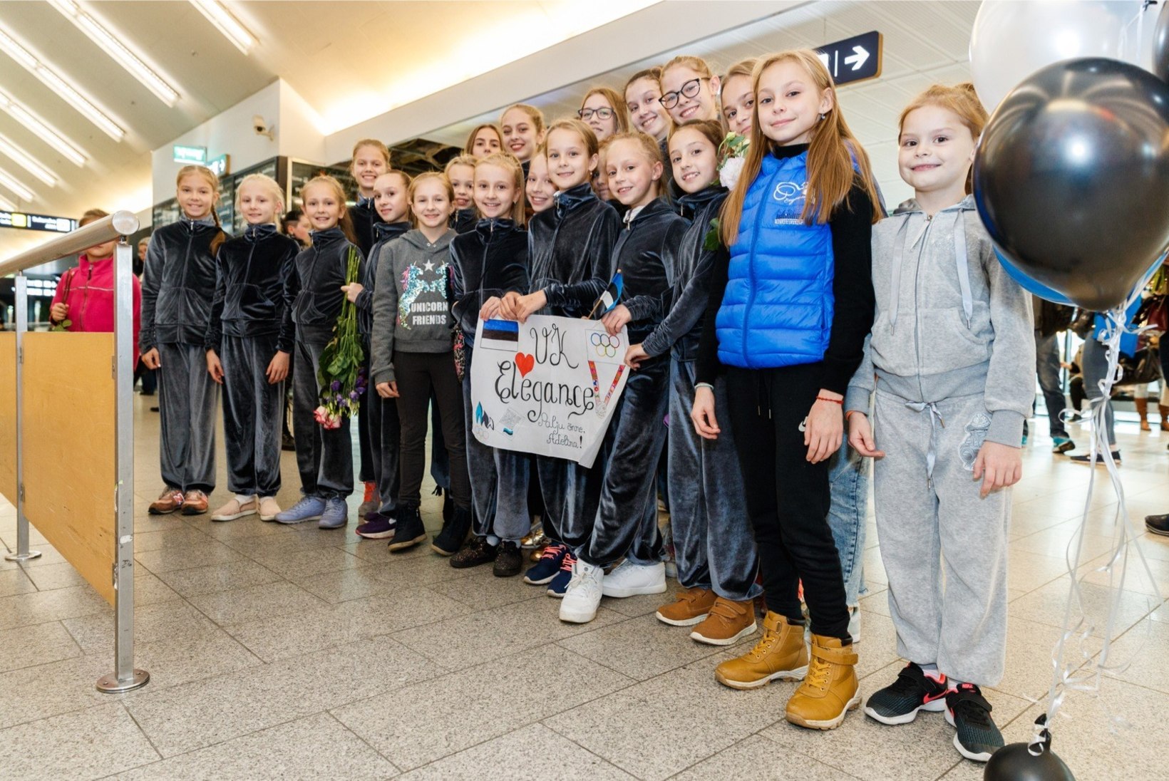 GALERII | Eesti spordiajalugu teinud Greta Jaansonit tervitasid lennujaamas ema Tatjana ja isa Jüri