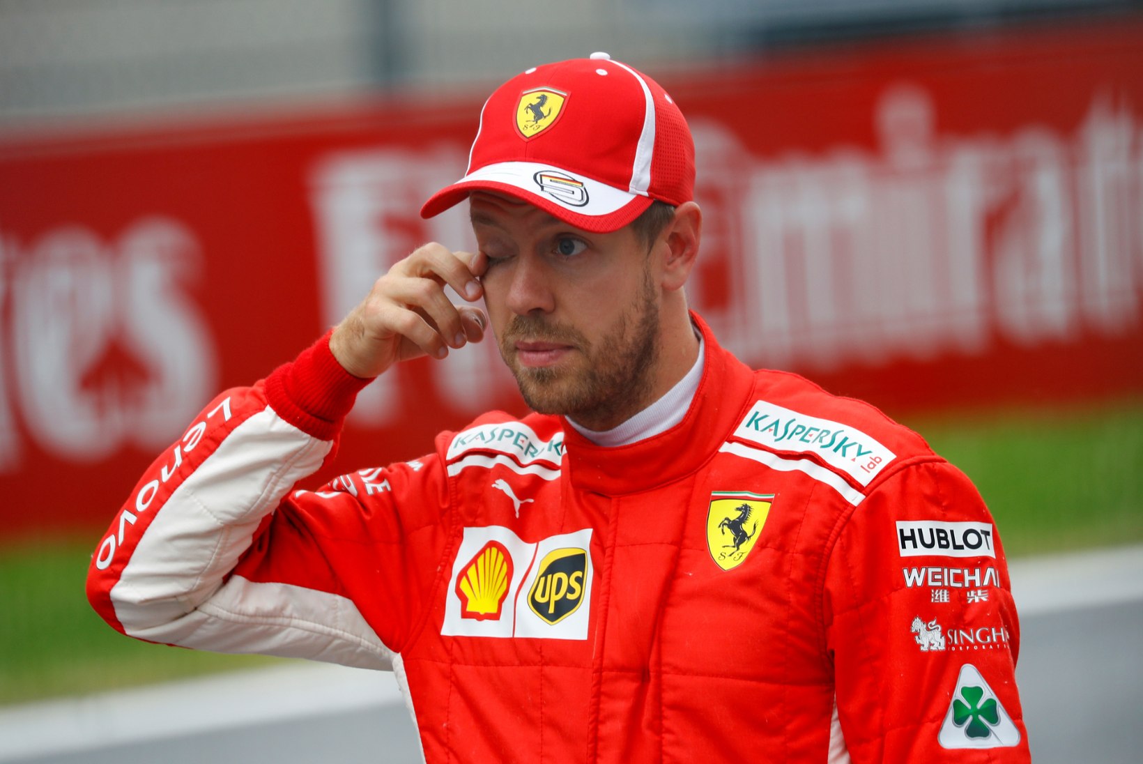 Miks Vettel nii tihti vigu teeb? Pereprobleemid? Ülbus? Või midagi muud?