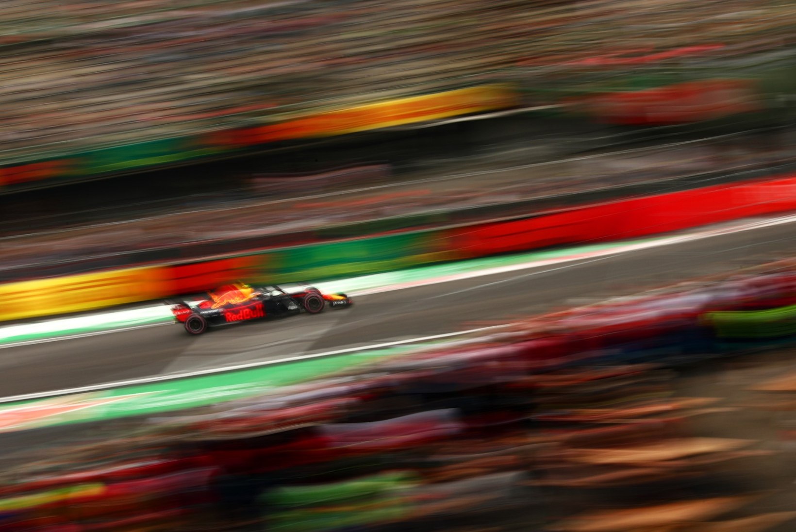 Max Verstappen andis Mehhiko GP eel korraliku tormihoiatuse