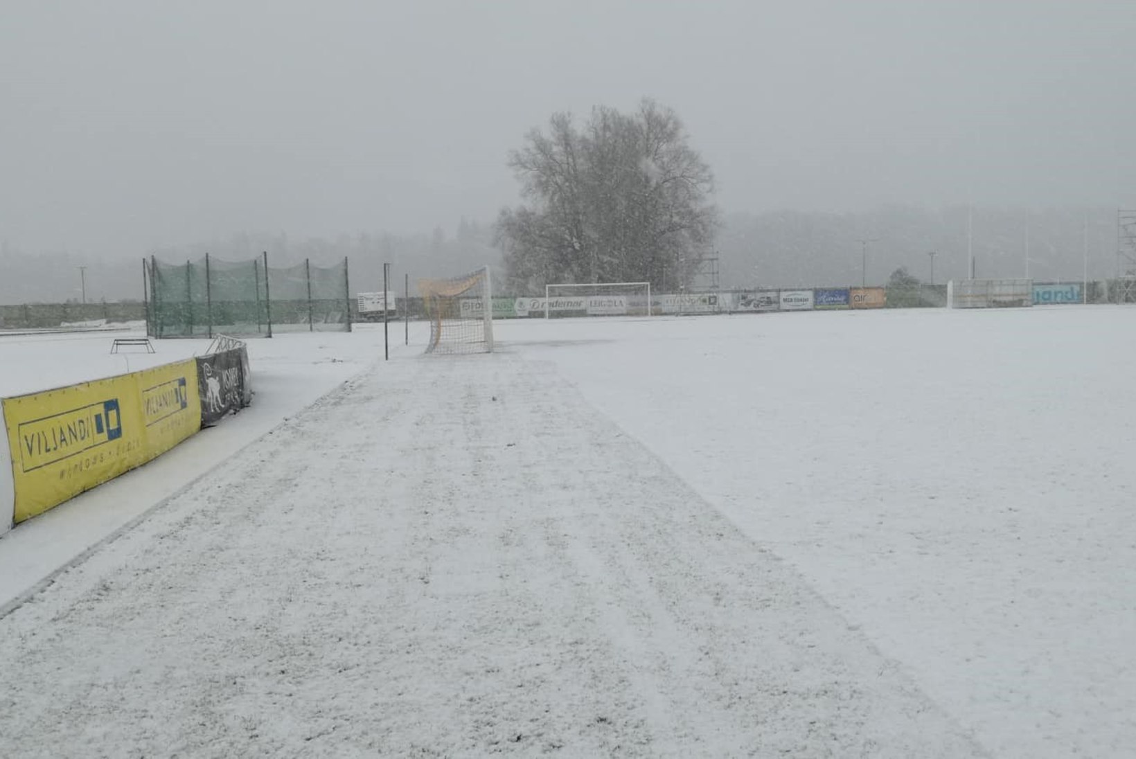 TOOGE SUUSAD, MITTE PALL! Ootamatu talv ei luba Viljandis ega Pärnus tippjalgpalli mängida
