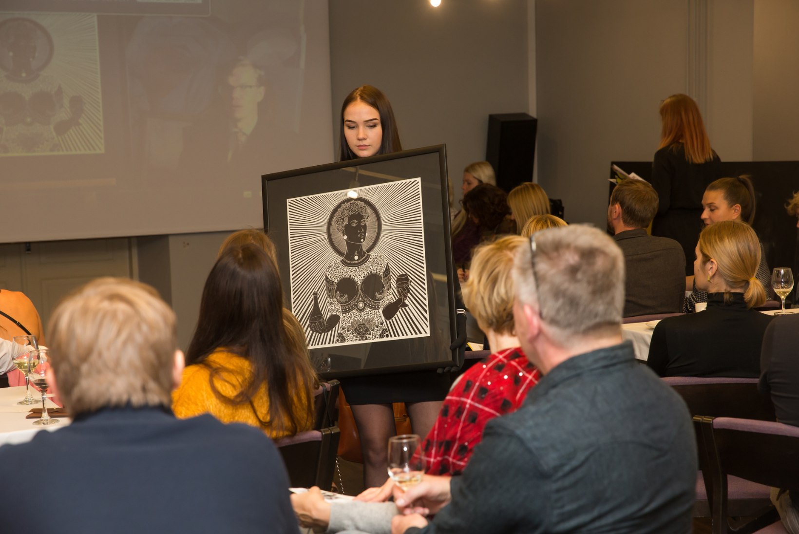 GALERII | Tartu noore kunsti oksjoni ajaloo rekordsumma haaras president Päts