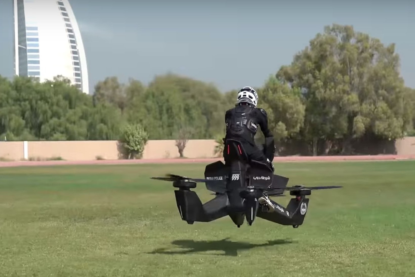 Nagu „Tähesõdadest“: Dubai politsei hakkab patrullima lendavate masinatega