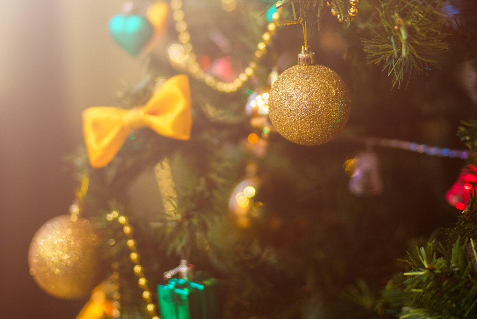 TÄNAVUSED TRENDID: seitse imelist ideed, kuidas jõulupuud tänavu ehtida!