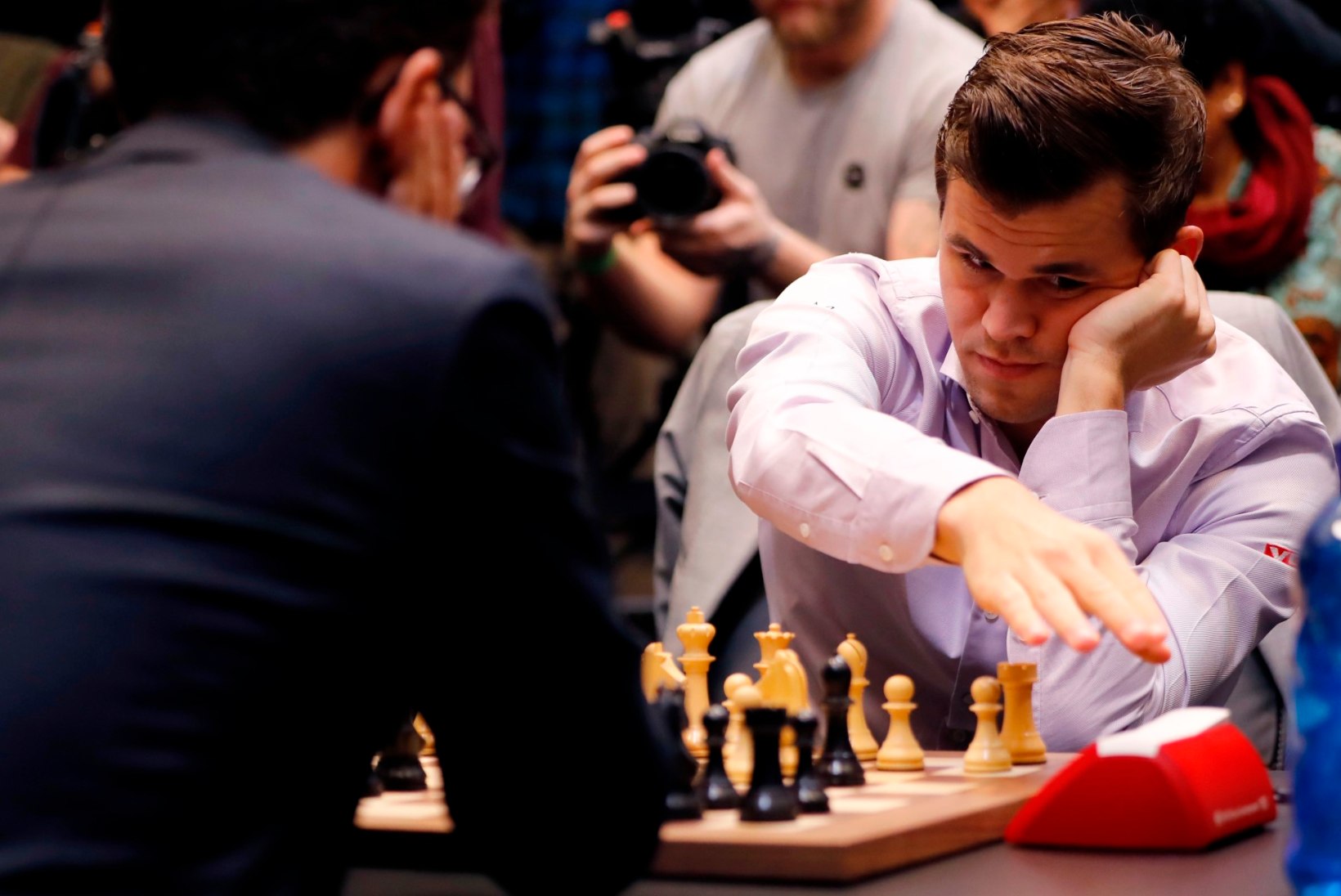 Kiirpartiides ainult võite tunnistanud Magnus Carlsen säilitas maailmameistri tiitli