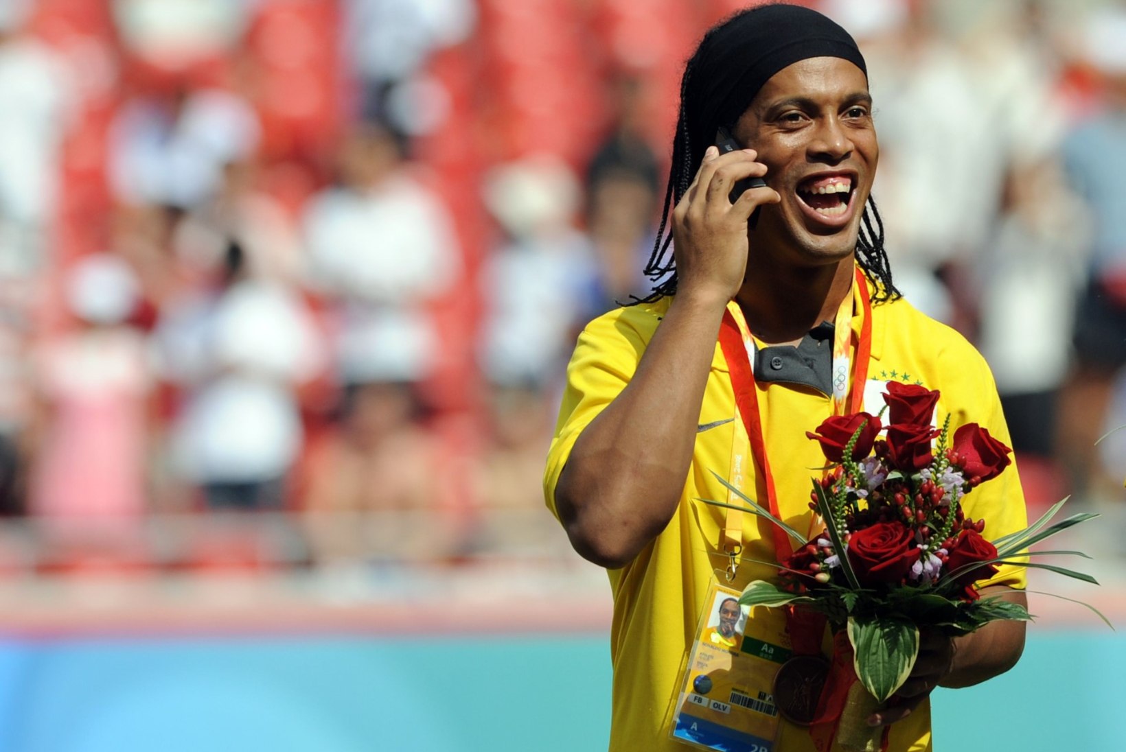 VÕTA, AGA PANE TAGASI! Ronaldinho sadadest miljonitest on alles vaid 6 eurot