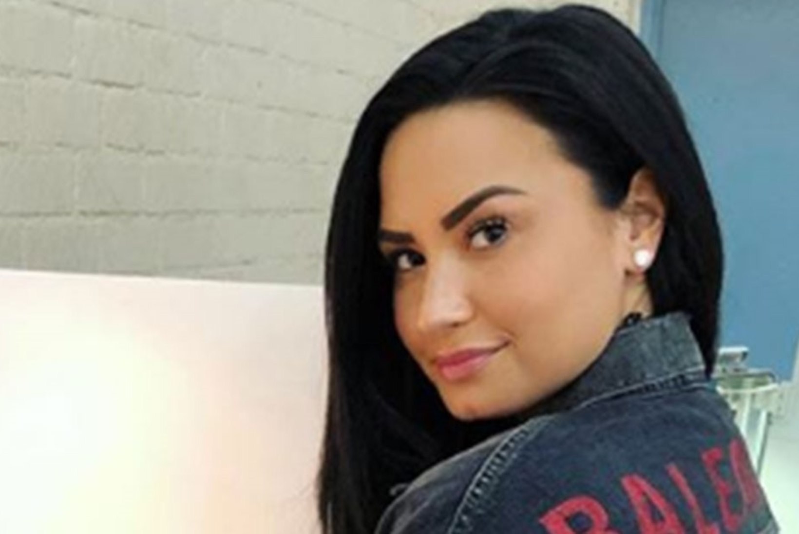 Demi Lovato on pärast võõrutusravi sotsiaalmeedias tagasi