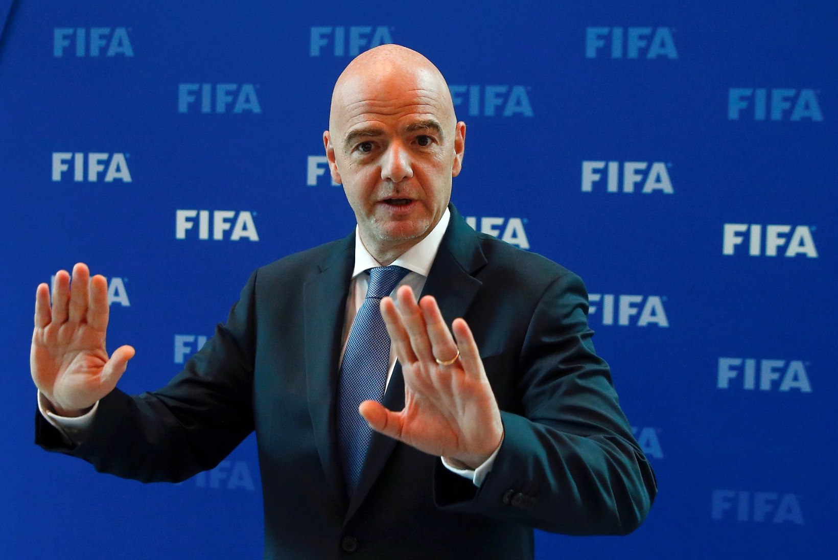 FIFA president tõmbab tippklubide salaplaanile juba eos vee peale