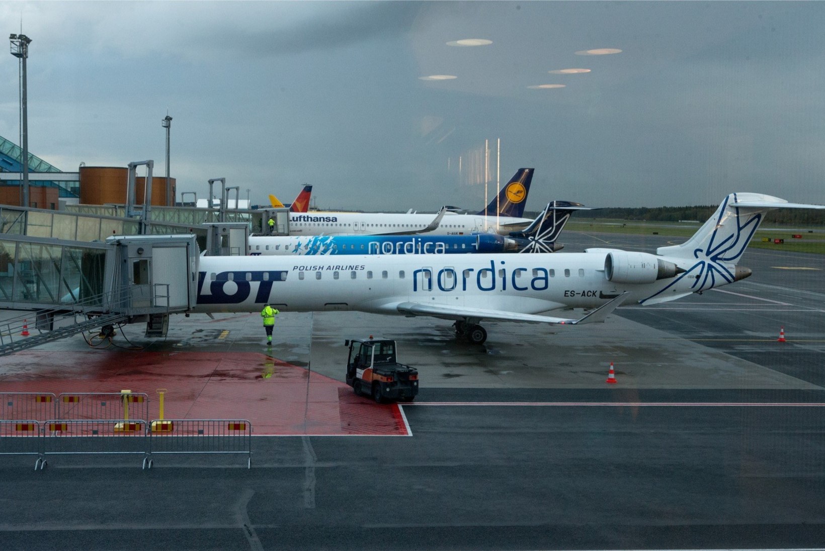 Nordica sulgeb lennuliine ja koondab töötajaid