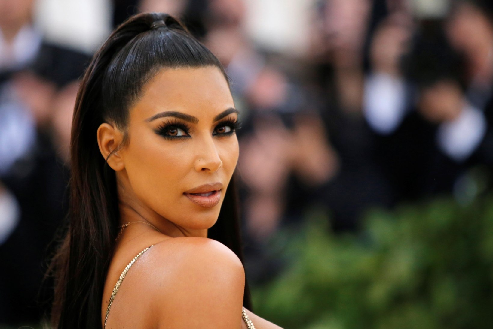 Kim Kardashian-West oli sunnitud oma kodust põgenema