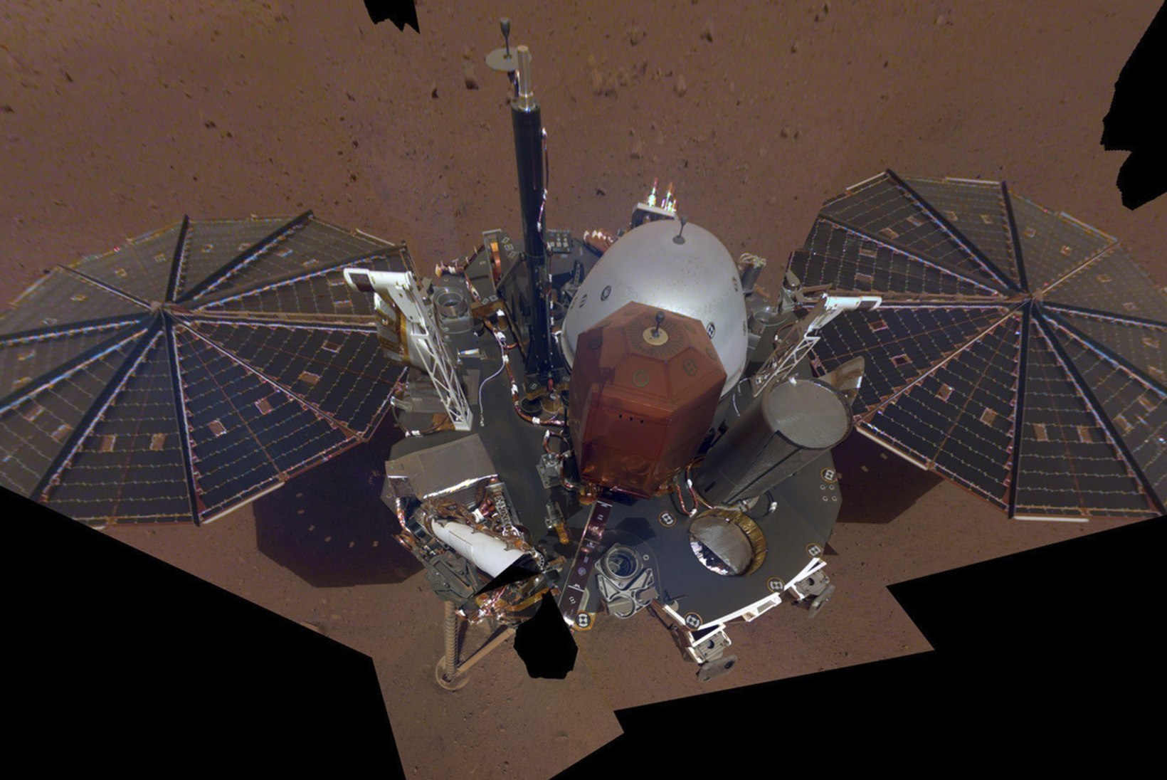 „VAADAKE MIND!“ NASA teadusjaam saatis Marsilt esimese selfi