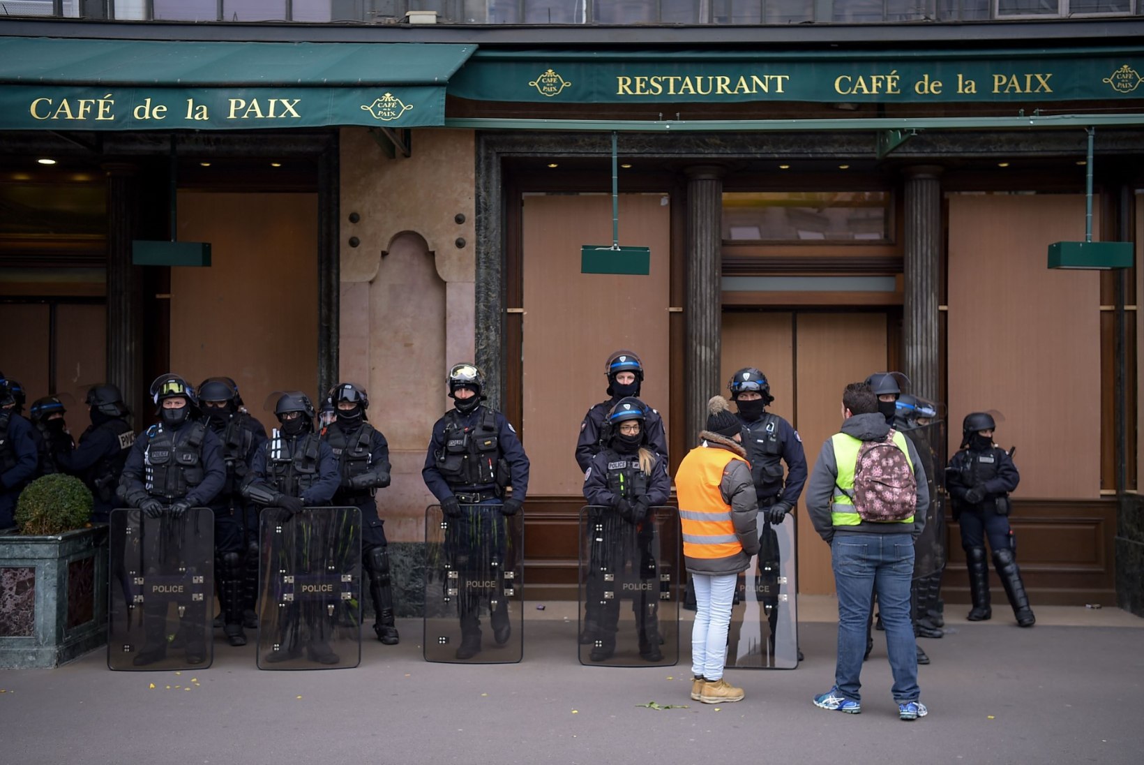 GALERII | Pariisis jätkuvad kollavestide rahutused
