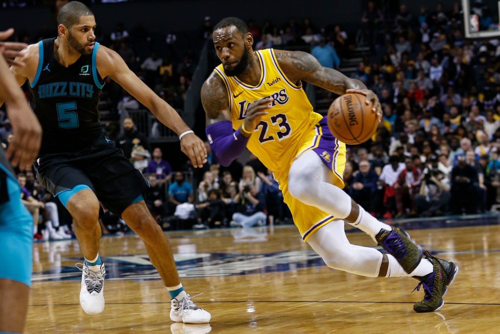 VIDEO | LeBron James ja Lonzo Ball pakkusid Lakersi särgis mängu, mida on ajaloos juhtunud vaid kaheksal korral