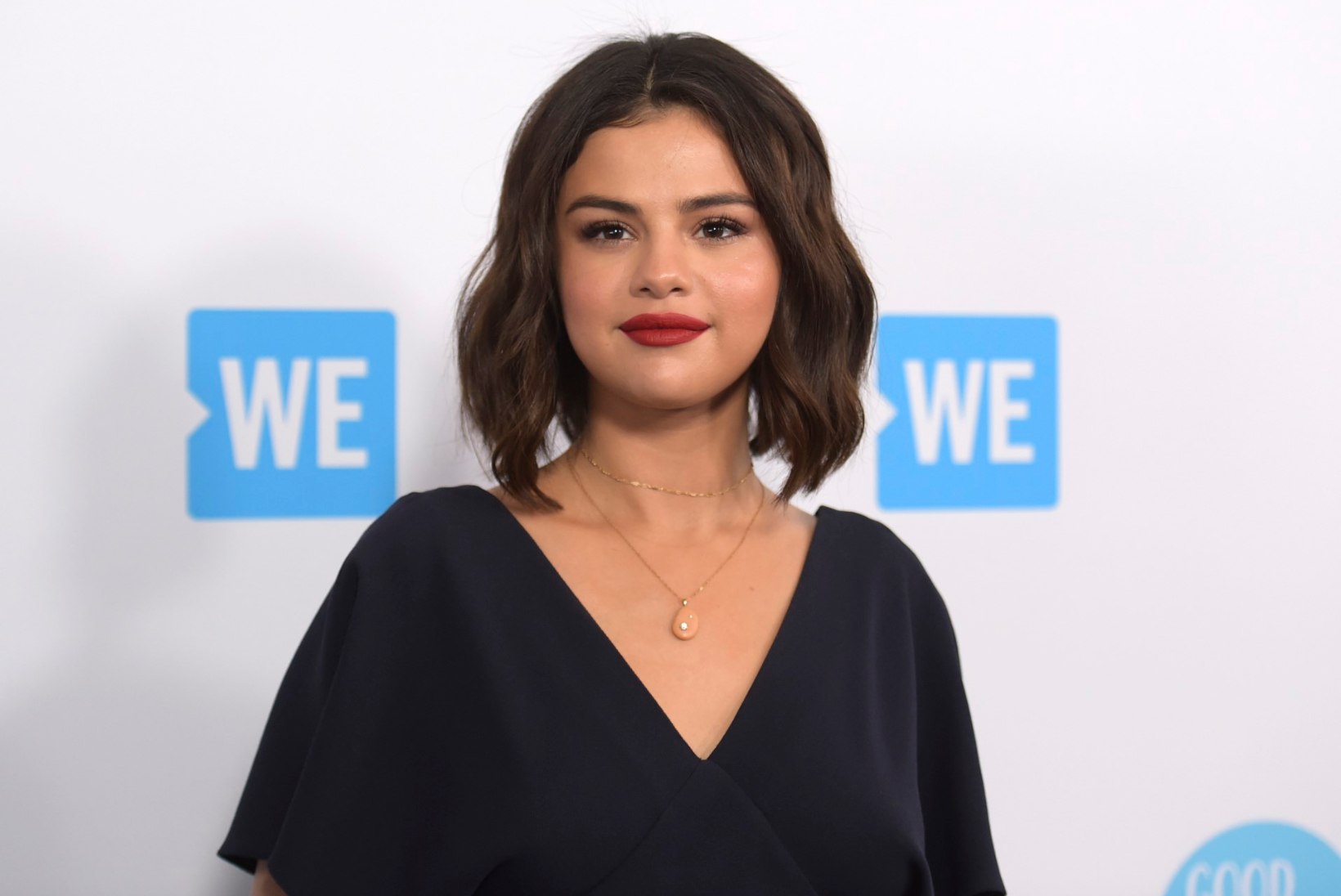 Selena Gomez poseerib esimestel fotodel pärast psühhiaatriahaiglasse sattumist