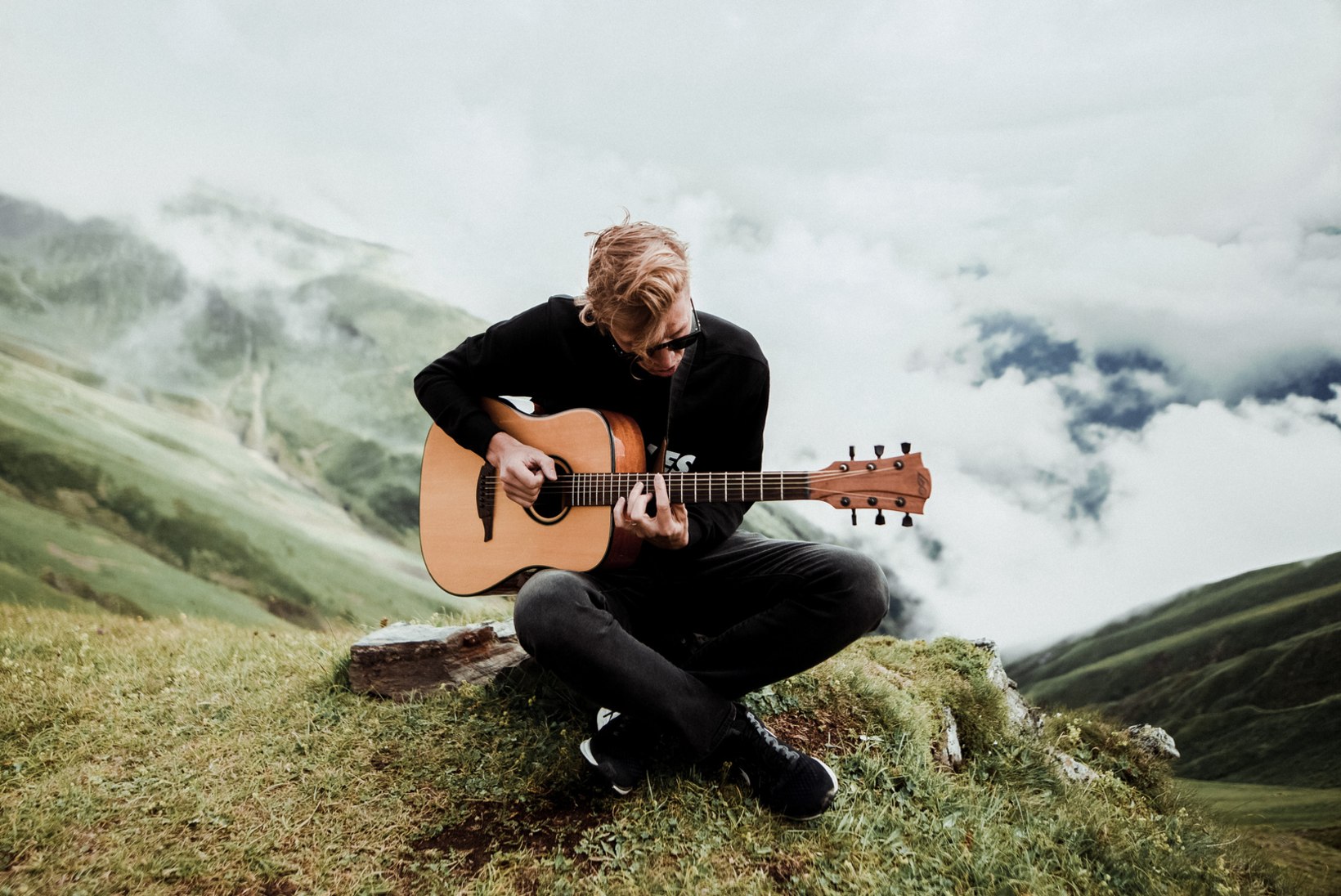 Muusik Egert Milder: kitarr päästis mind tümakamuusika mustast august