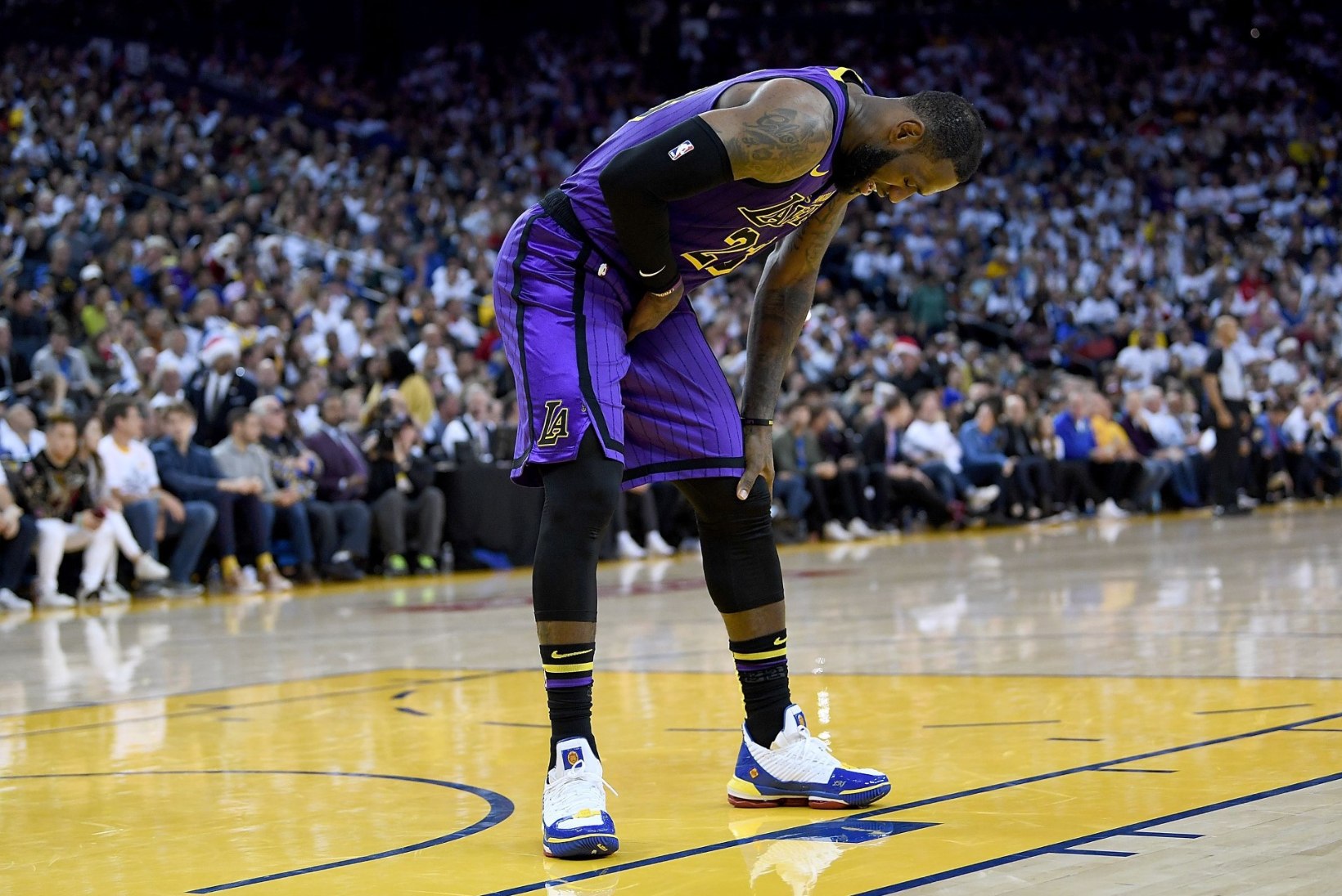 Vastuolulised emotsioonid: Lakersi kuulsusrikast võitu varjutas LeBron Jamesi vigastus
