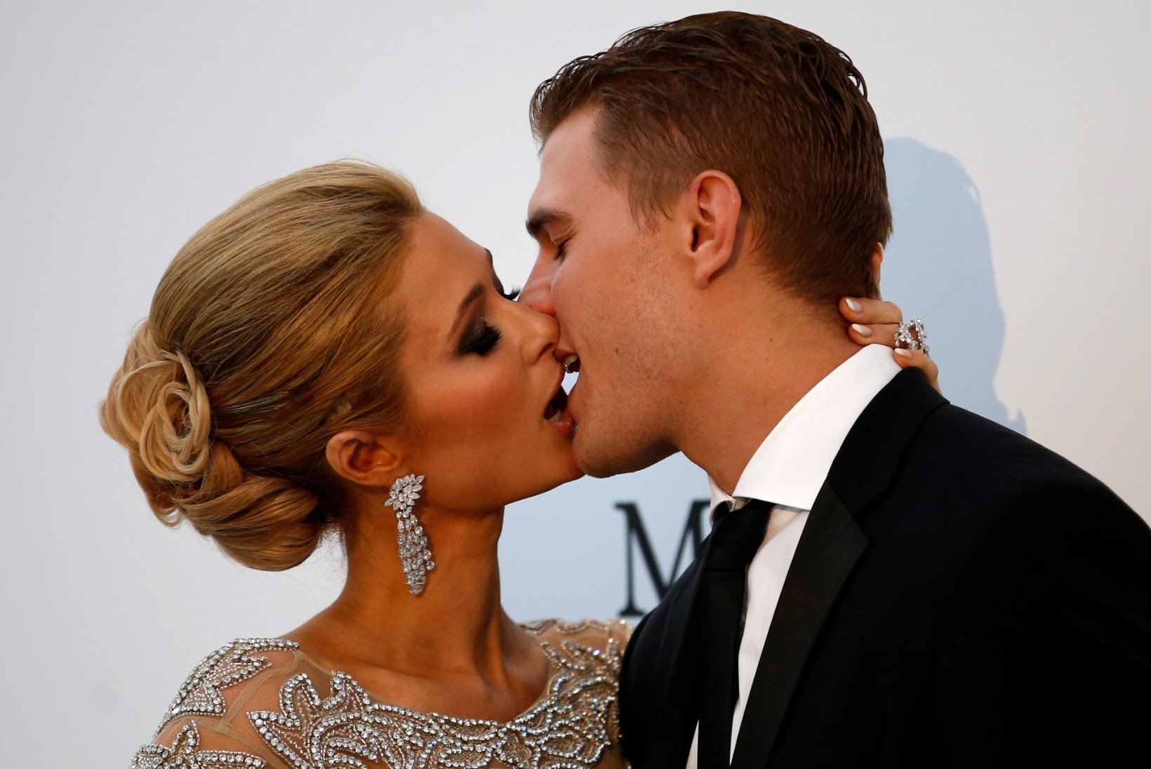 Paris Hilton paljastab, miks ta kihluse katkestas
