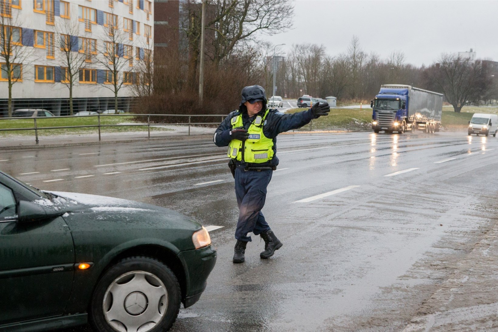 Vutt-vutt rehve vahetama, politsei teeb Tallinnas kontrolli!