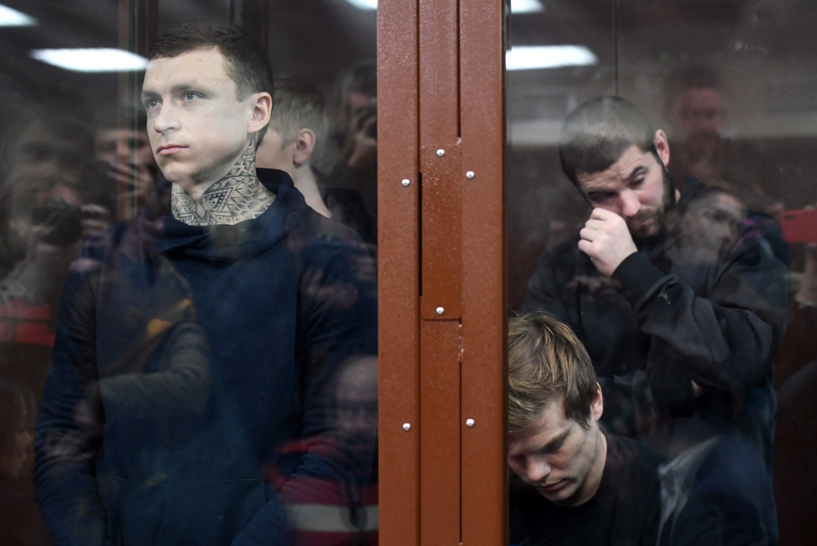 Inimesi peksnud Venemaa jalgpallurid jäävad veel kaheks kuuks vahi alla