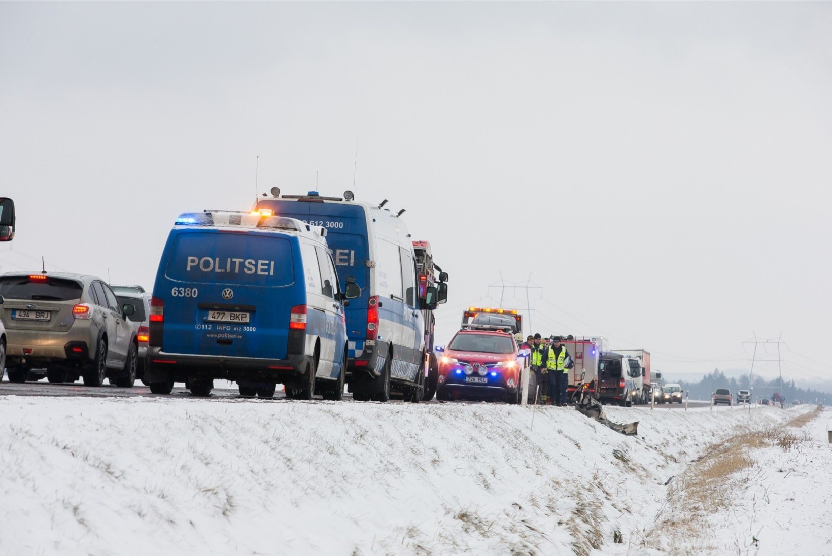 FOTO | Ahelkokkupõrge häirib Tallinna-Pärnu maanteel liiklust