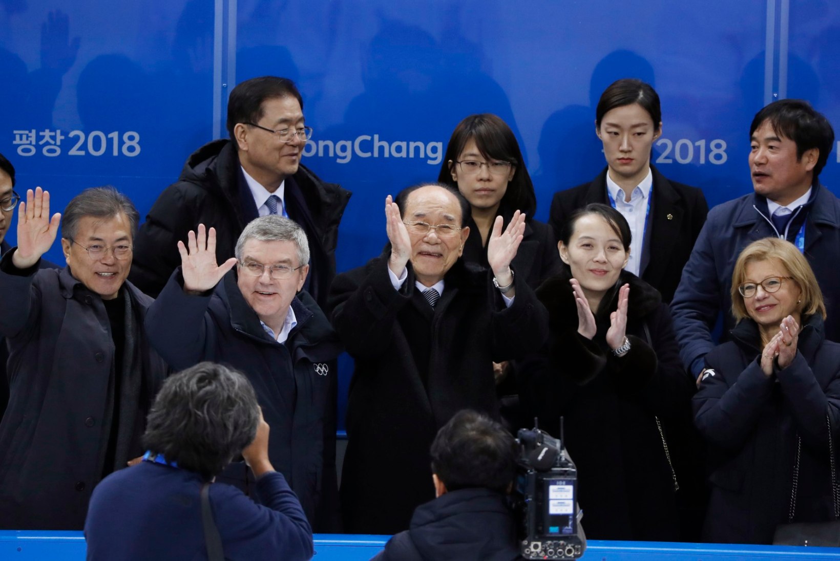 GALERII | Kas sport ongi kõikvõimas? Põhja- ja Lõuna-Korea poliitikud tegid hokimatšil ajalugu