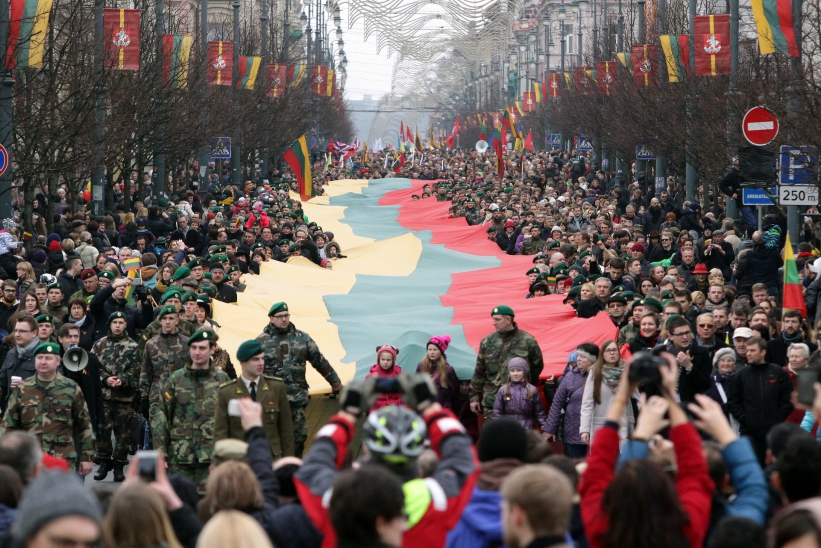 TEISTMOODI PÜHA: Leedu tähistab reedel vabariigi 100. aastapäeva suurte rahvapidustustega