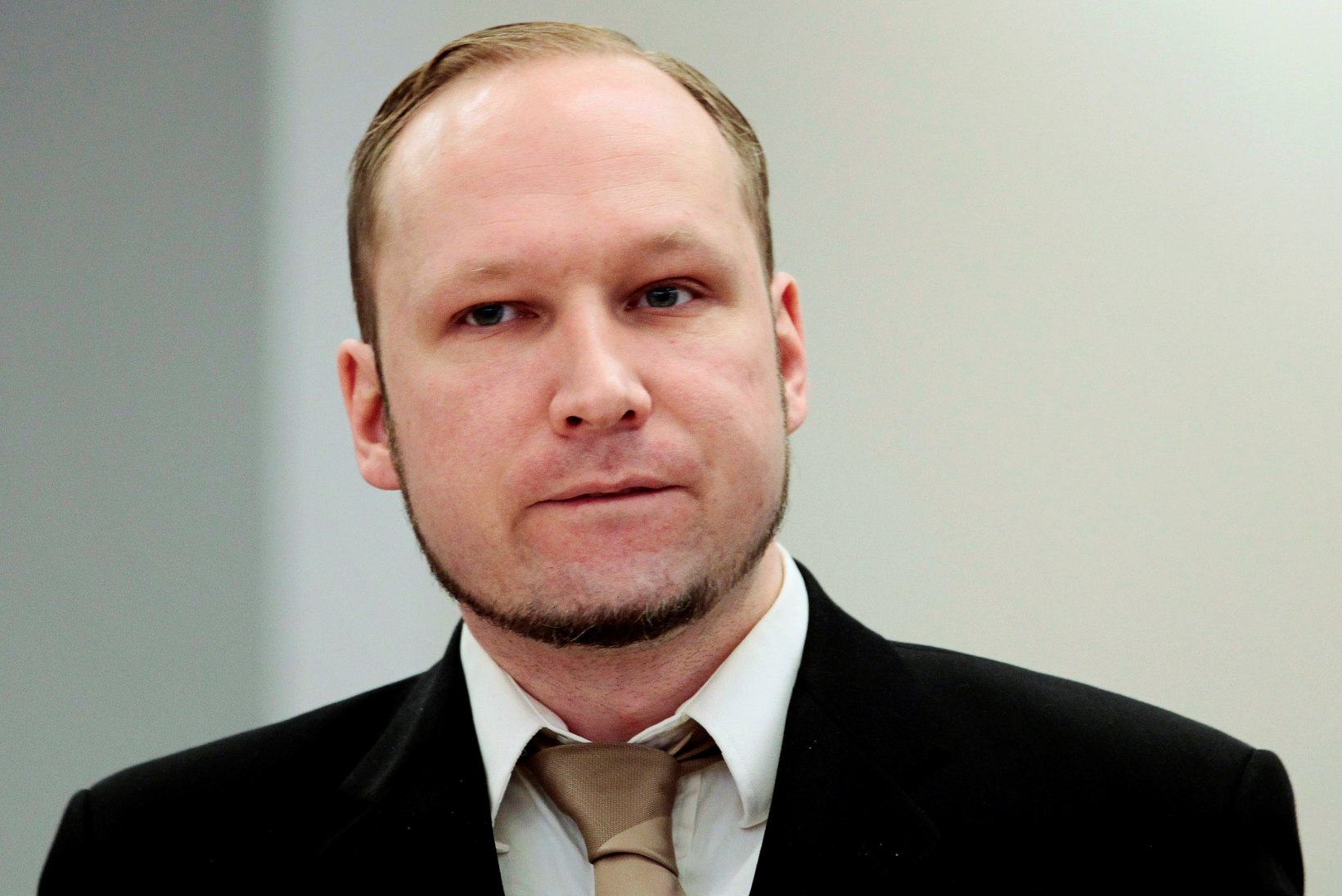 SIIRAS VÕI SIISKI MITTE? Massimõrvar Breivik kahetses 77 inimese tapmist