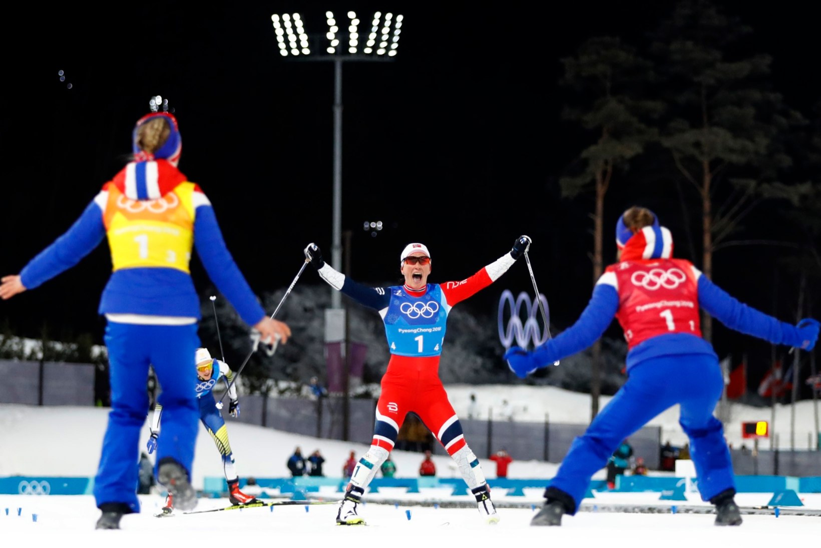 VÕIMAS! Ajalugu teinud igihaljas Björgen vedas Norra olümpiavõitjaks ja tõusis läbi aegade üheks vägevamaks