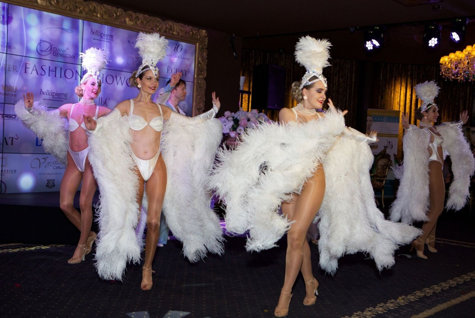 PILDID | Winter Fashion Showcase raames esitleti hõrgult naiselikke moekollektsioone