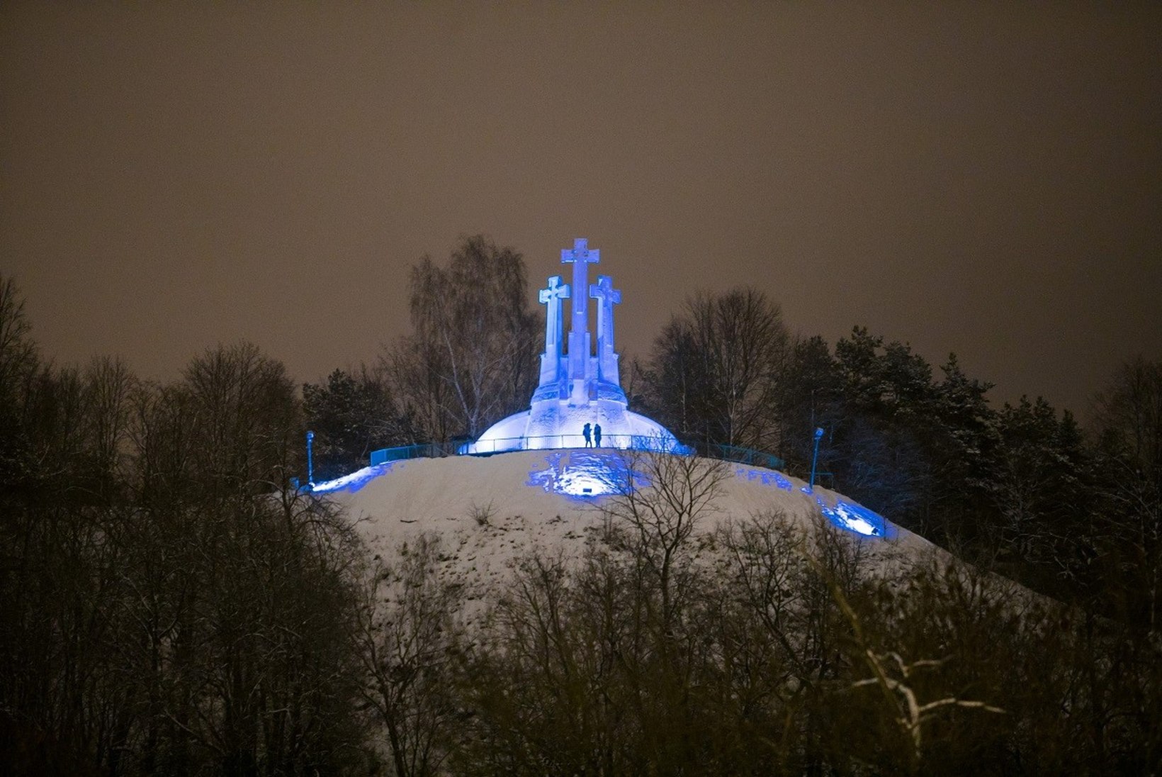 VAATA FOTOSID | Vilnius värvub EV100 puhul sinimustvalgeks!
