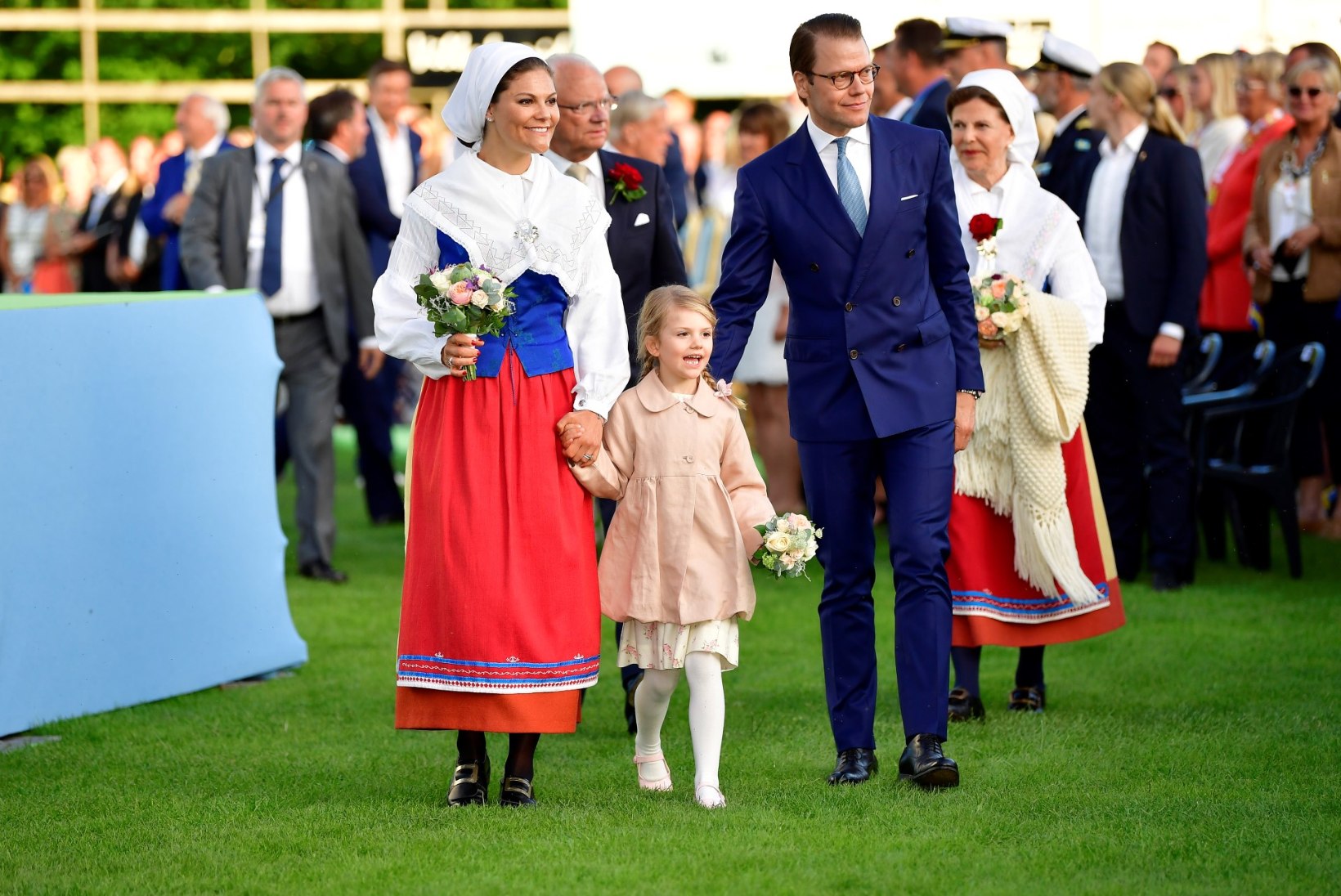 HIP-HIP-HURRAA! Tulevane Rootsi kuninganna Estelle sai 6aastaseks