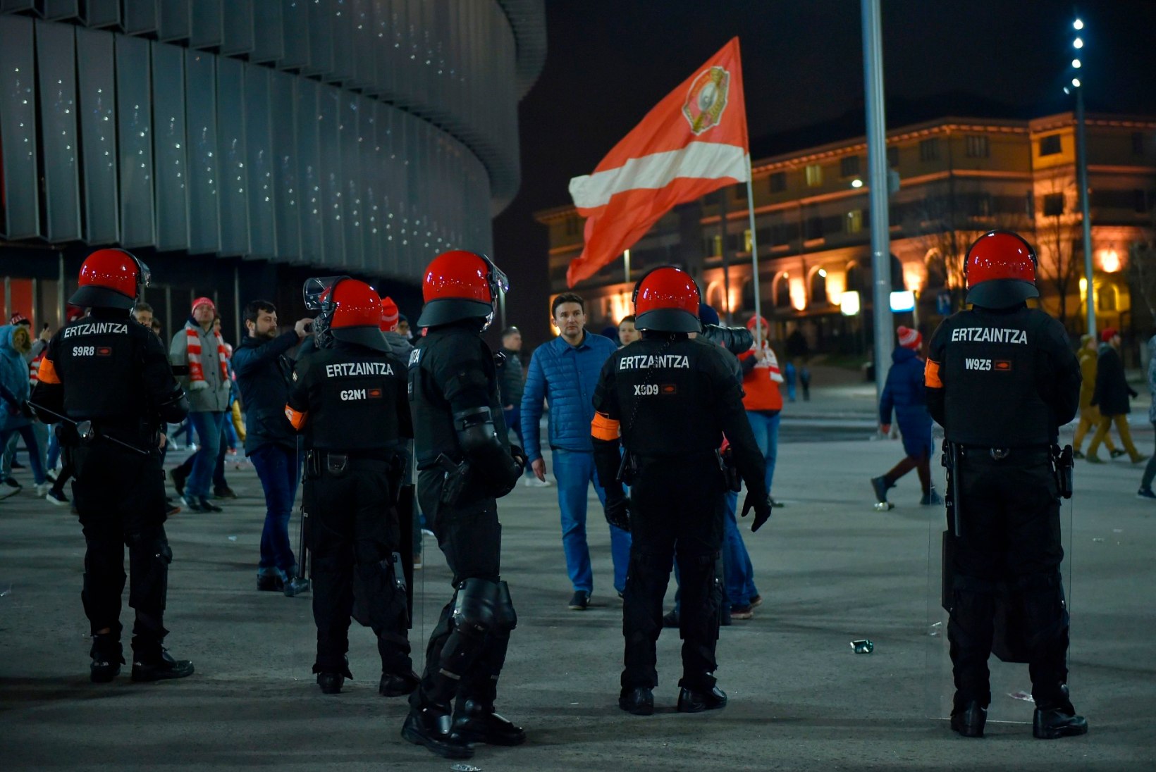 VIDEO | Bilbao ja Spartaki fännide vaheline kaklus nõudis ühe korrakaitsja elu
