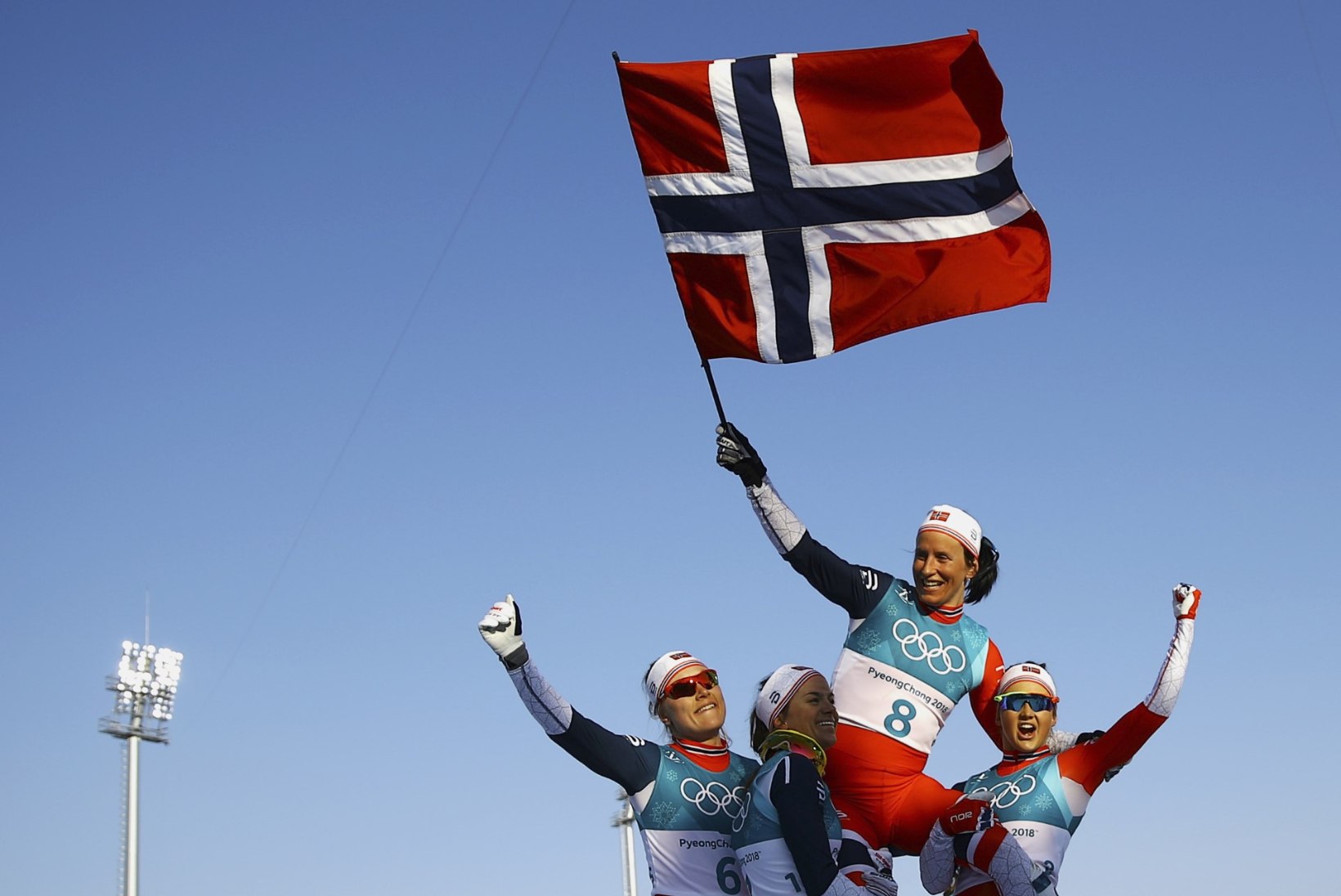 Marit Björgen pani oma viimastele olümpiamängudele kuldse punkti: fantastiline viis lõpetamiseks