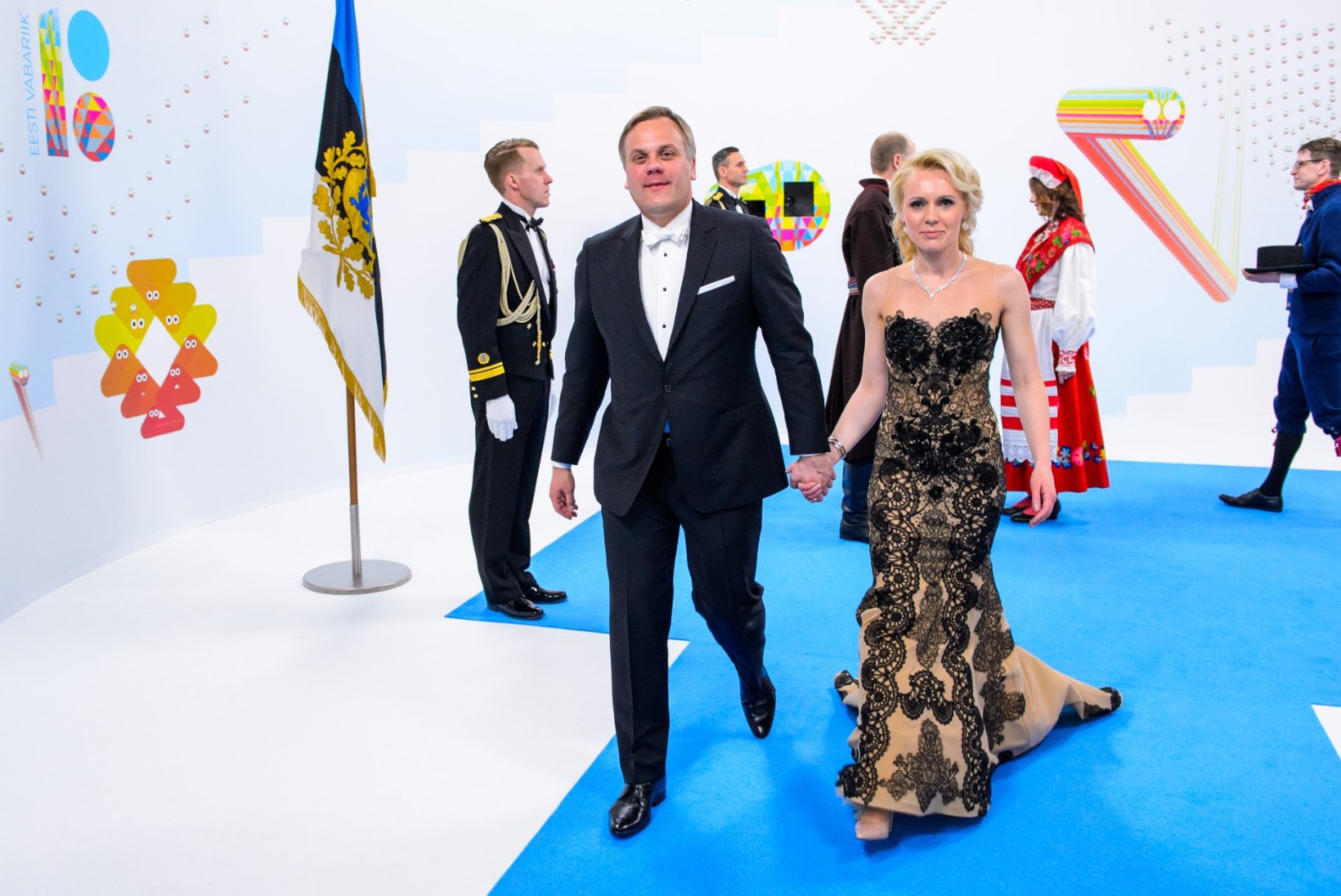 SUUR GALERII KÄTLEMISTSEREMOONIALT | Presidendipaar tervitas ligi 1500 külalist