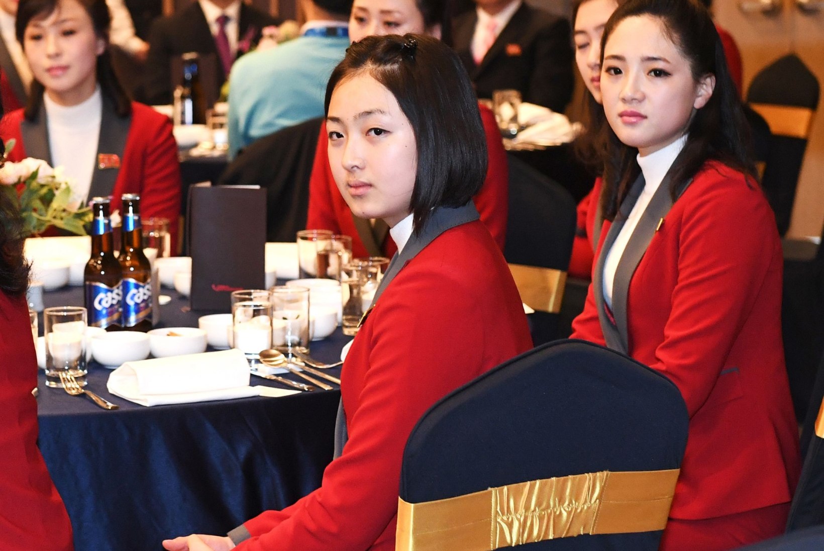 GALERII | Põhja-Korea saadab olümpiale sadu kauneid ergutustüdrukuid