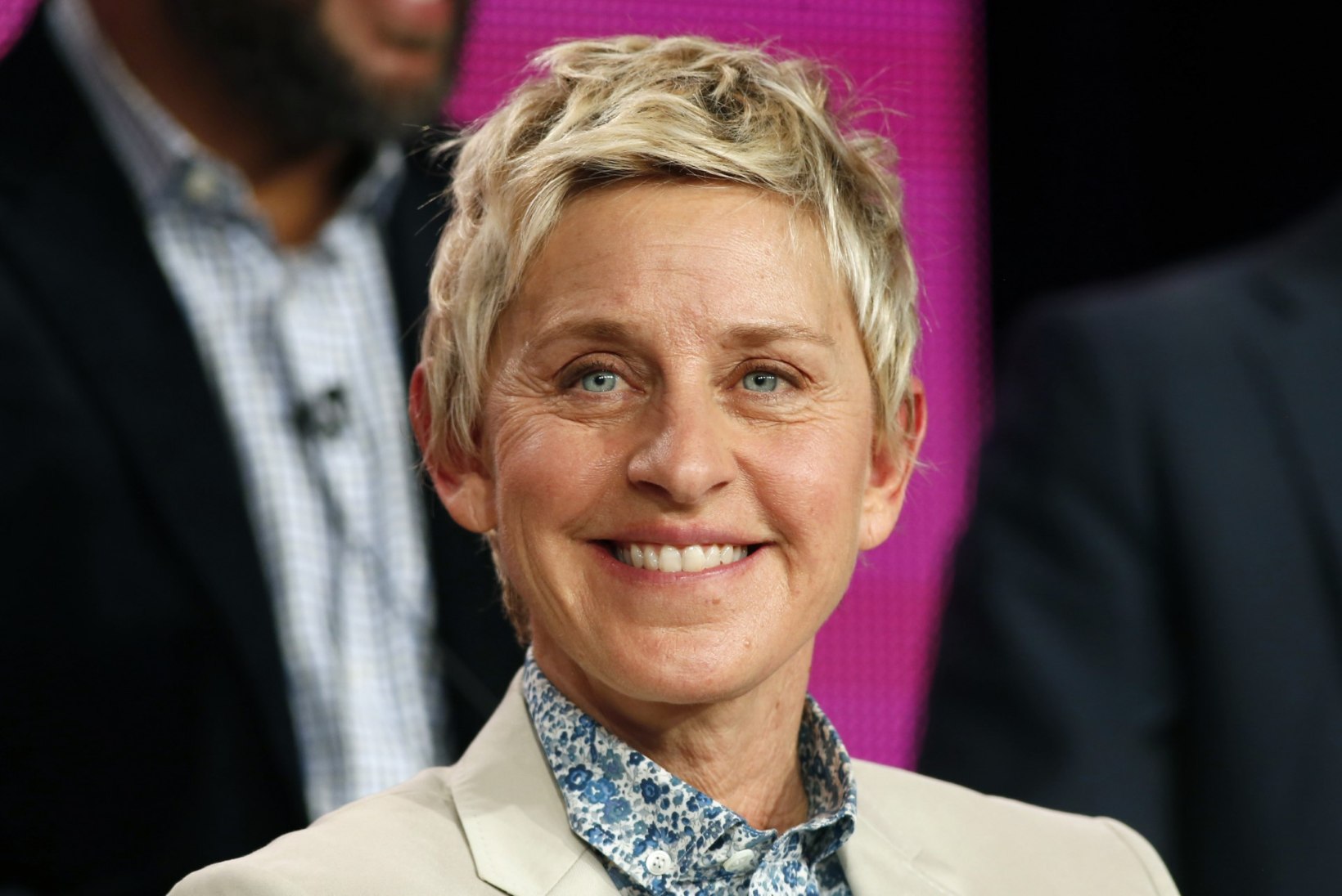 USA populaarseim saatejuht Ellen DeGeneres tähistas 60. juubelit ning kinkis publikule miljon dollarit