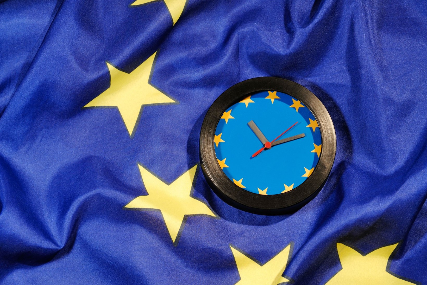 Europarlament toetas kellakeeramise lõpetamist