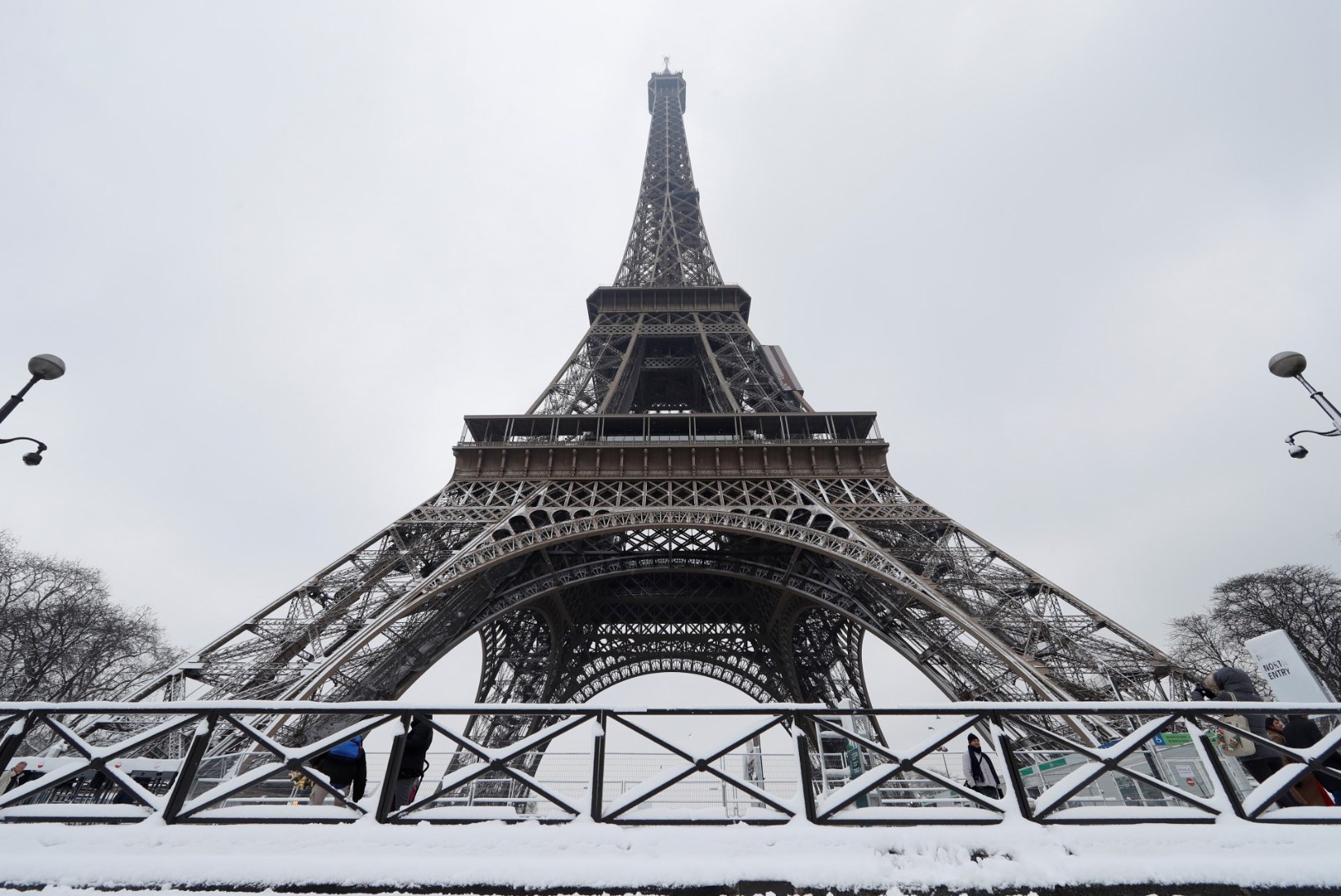 Eiffeli torn suleti halva ilma tõttu kaheks päevaks