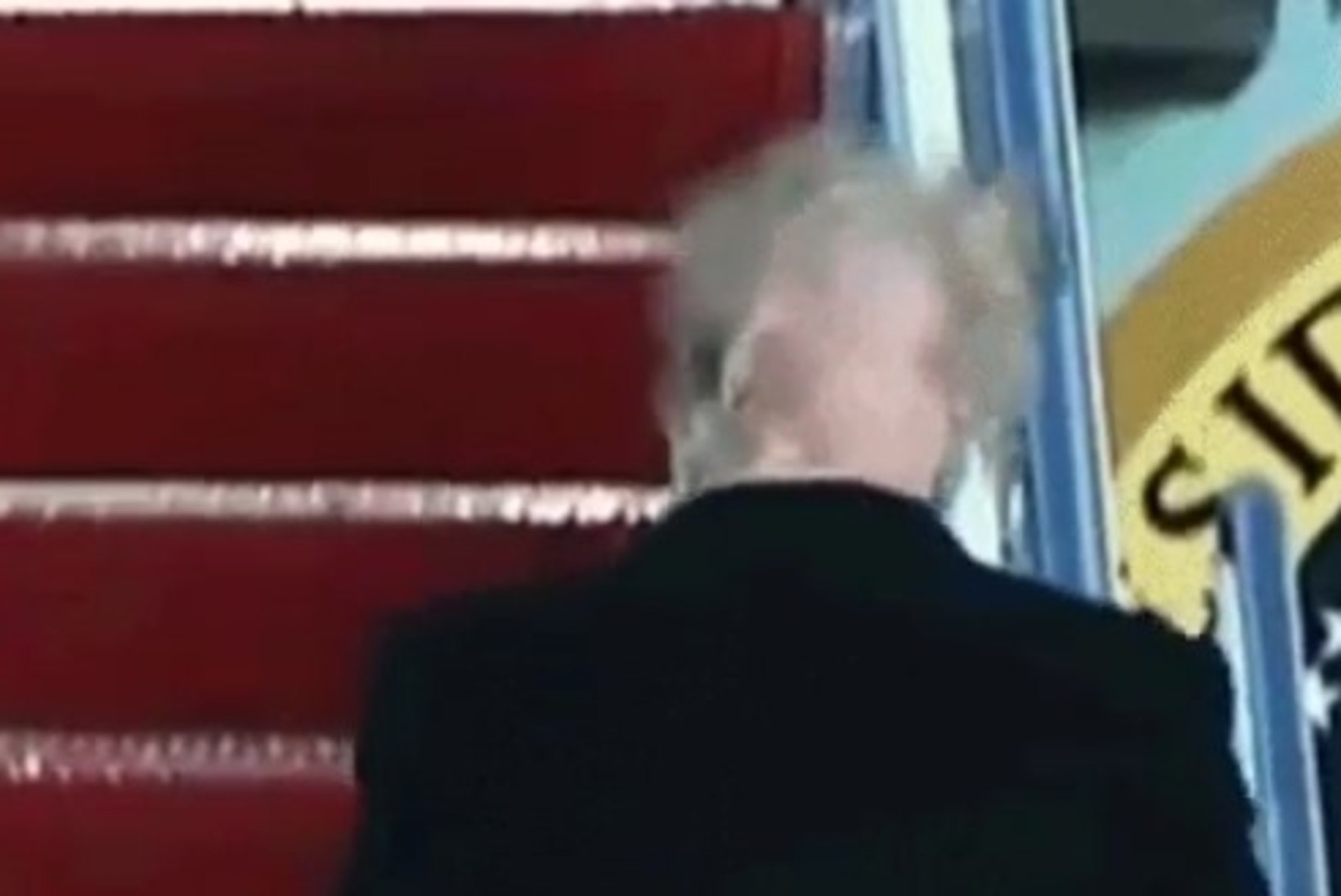 VIDEO | Tuuleiil paljastas Trumpi soengu all peituva karmi reaalsuse