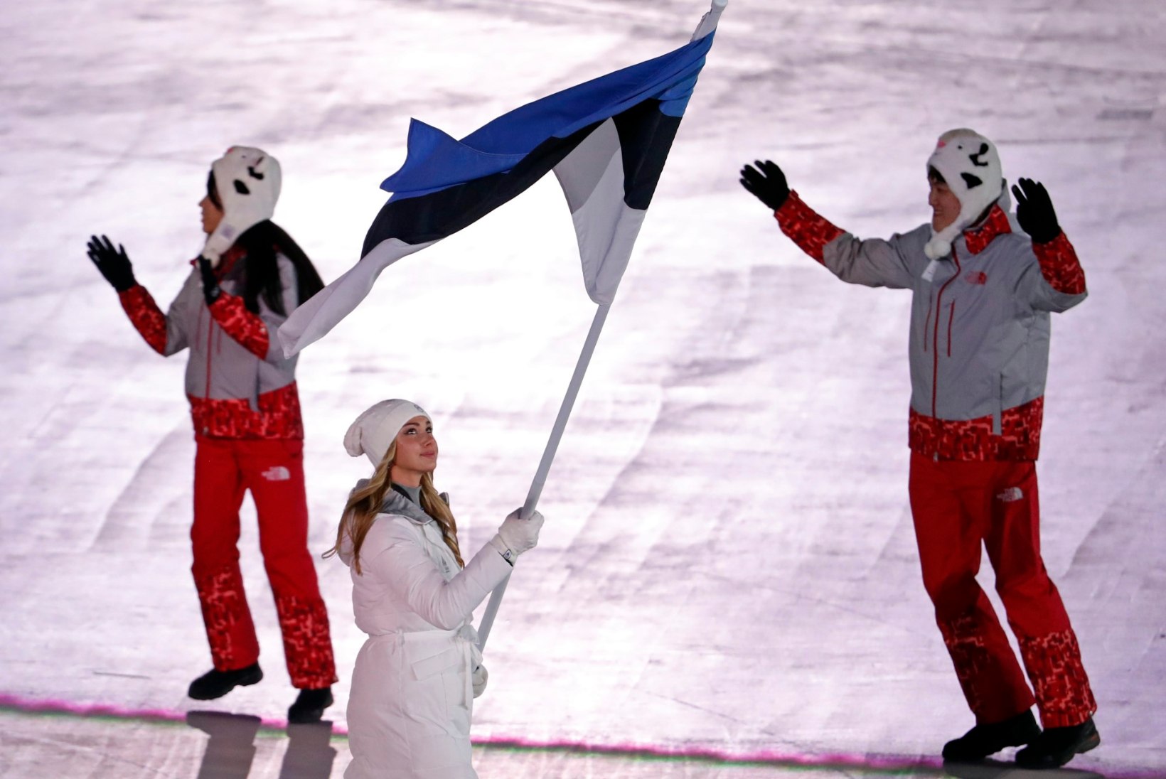 ÕL OLÜMPIAL | Avatseremoonial silma märjaks saanud Saskia Alusalu: kõik hirmutasid, et lipp võib keerdu minna