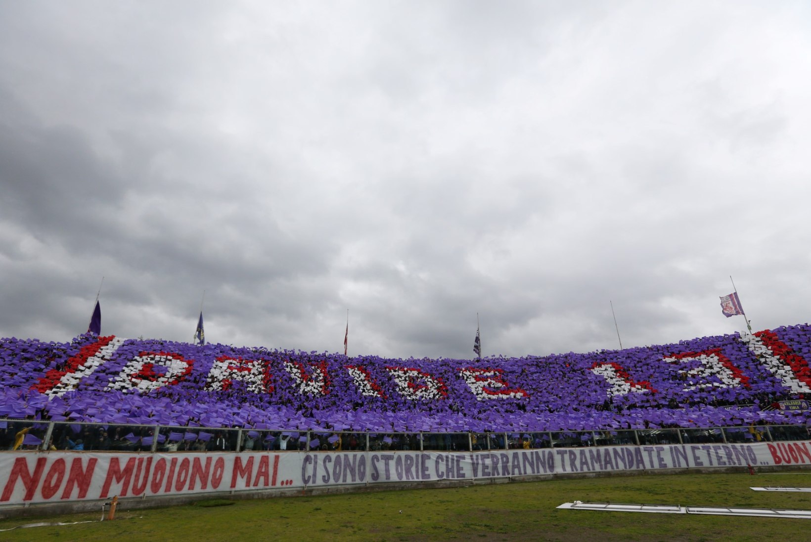VIDEO JA FOTOD | Fiorentina mälestas ootamatult surnud Astorit emotsionaalse võiduga