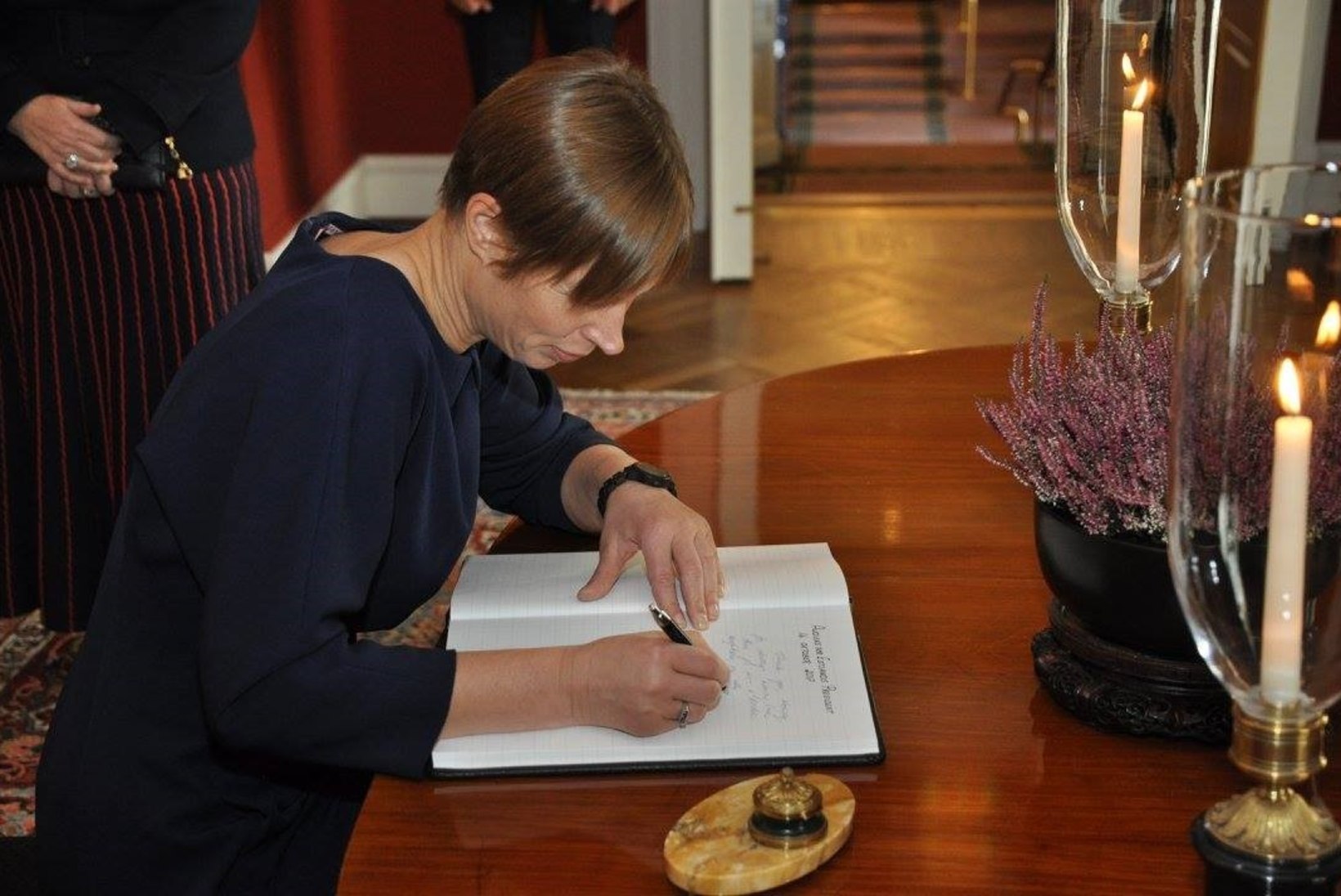 Kuhu saadab president Kersti Kaljulaid kõige rohkem autogramme?