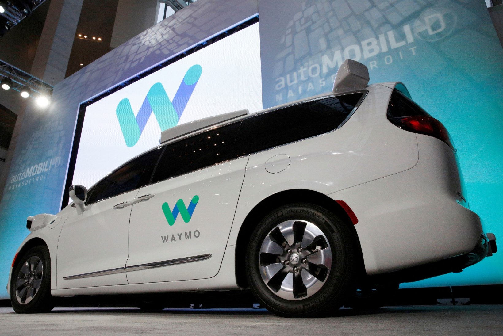 VIDEO | Waymo isesõitev auto ajab esimestele katsejänestele une silma