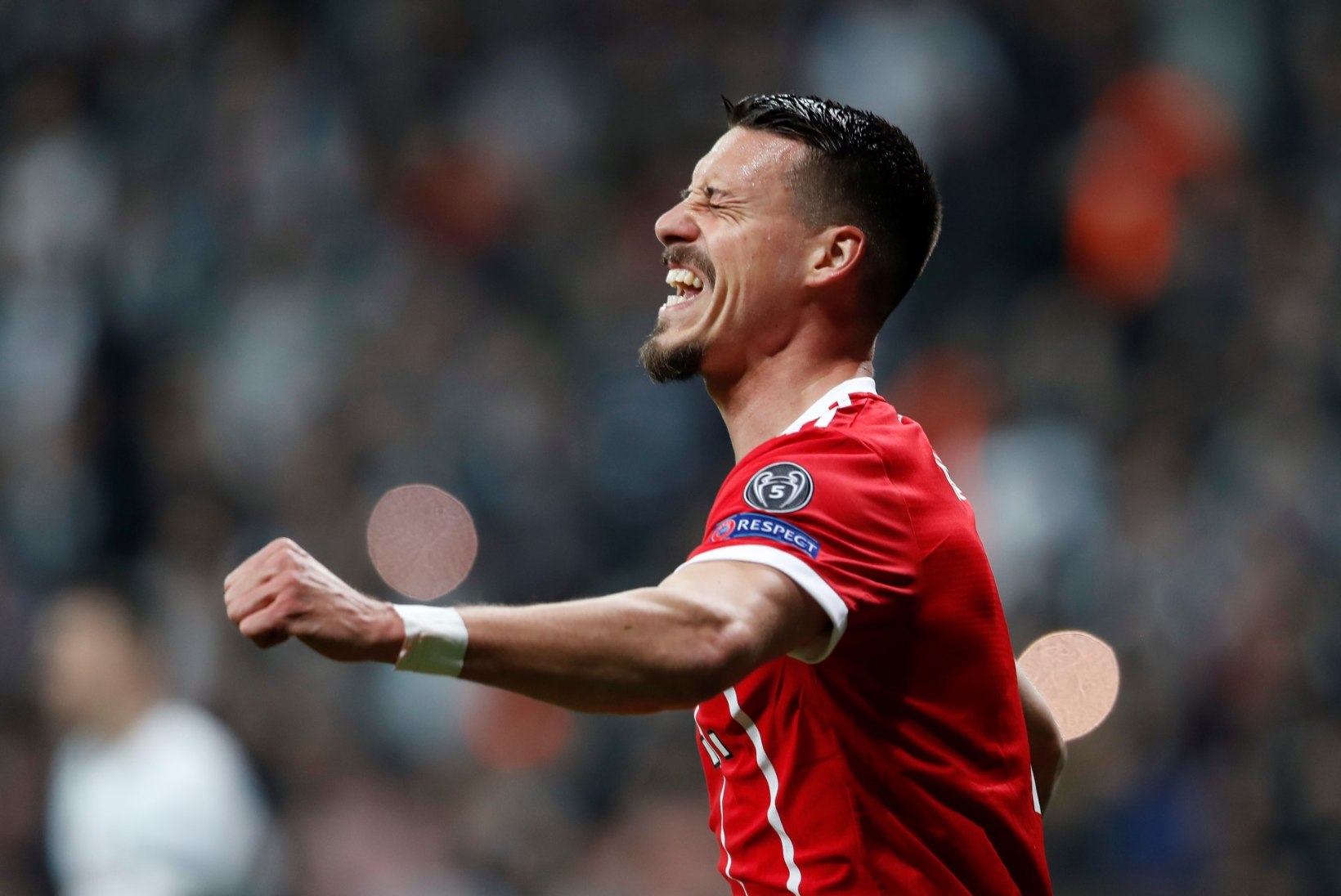 GALERII | Bayern murdis probleemideta veerandfinaali