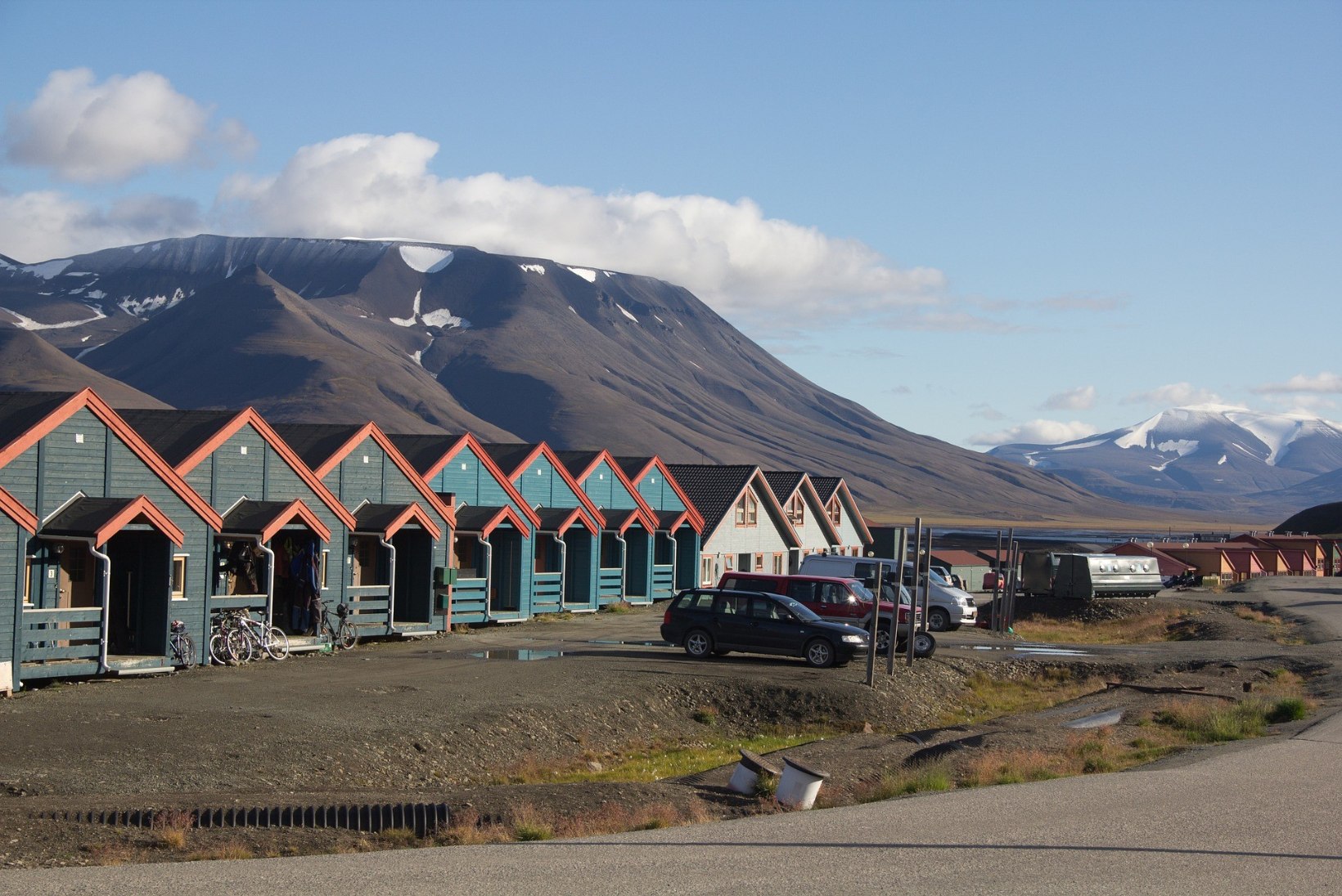 KUMMASTAV, AGA MÕISTLIK: miks on Longyearbyenis suremine keelatud?