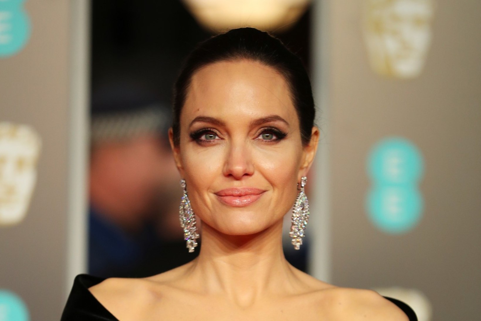 OOTAMATU ÜLESTUNNISTUS: Angelina Joliele meeldib vananeda
