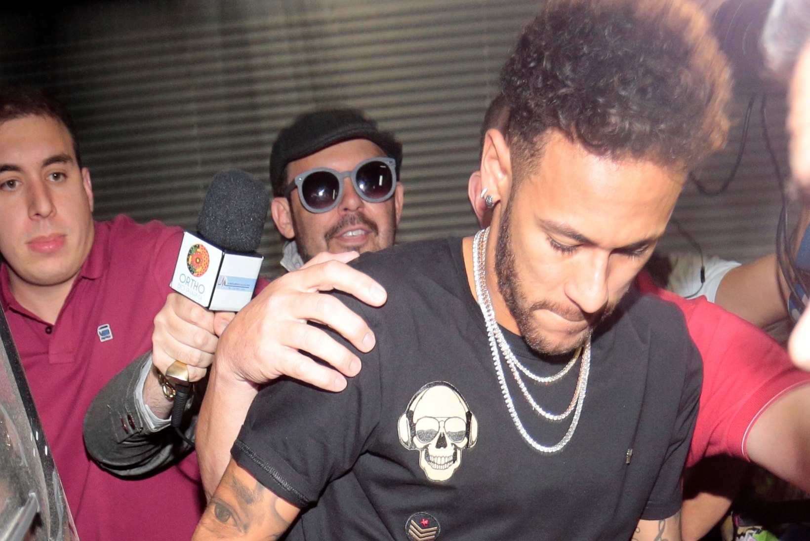 FOTOD | Karkudega Neymar hullas Sao Paulo ööklubis