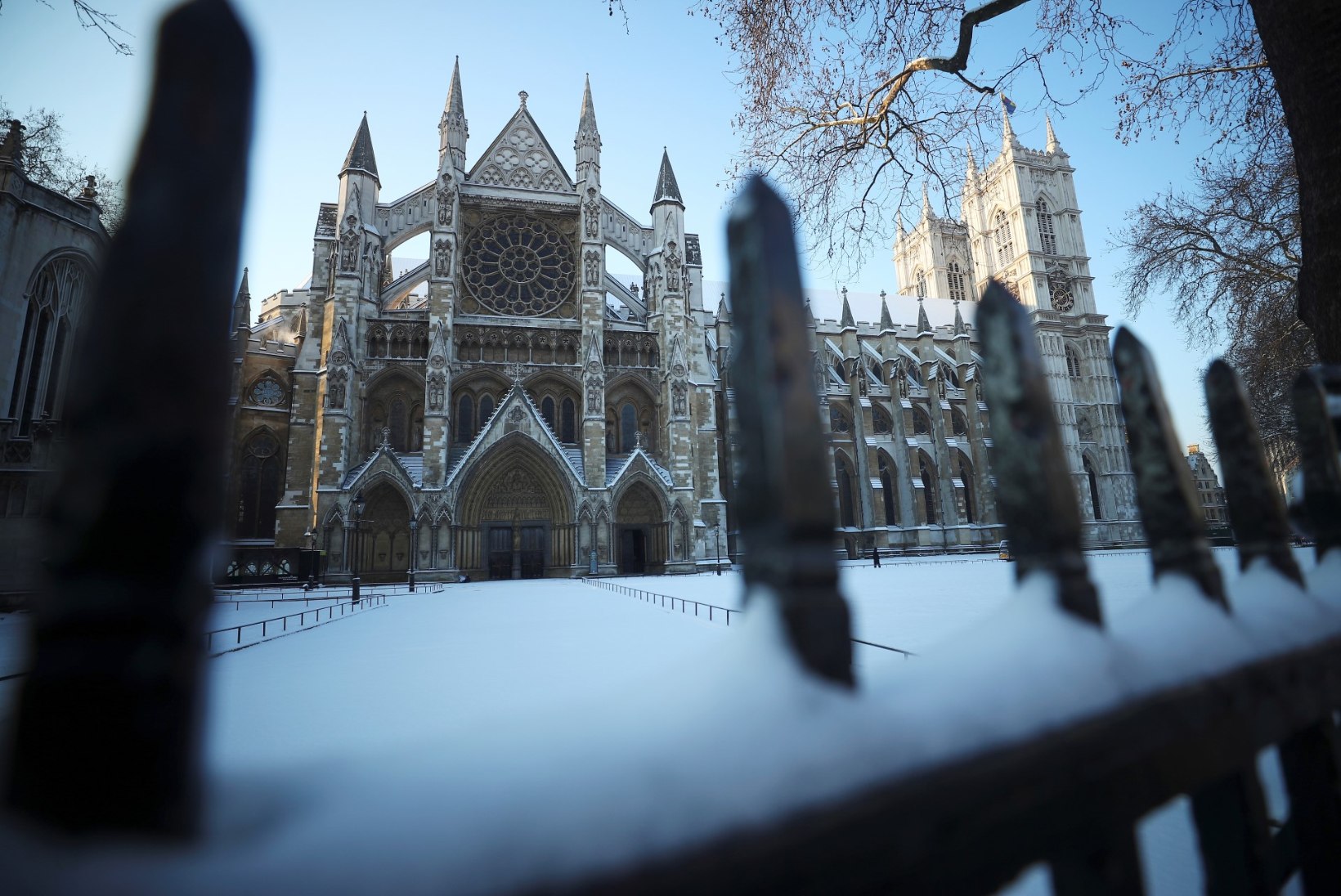 Hawkingi tuhk maetakse Westminster Abbeysse, Newtoni ja Darwini säilmete lähedusse