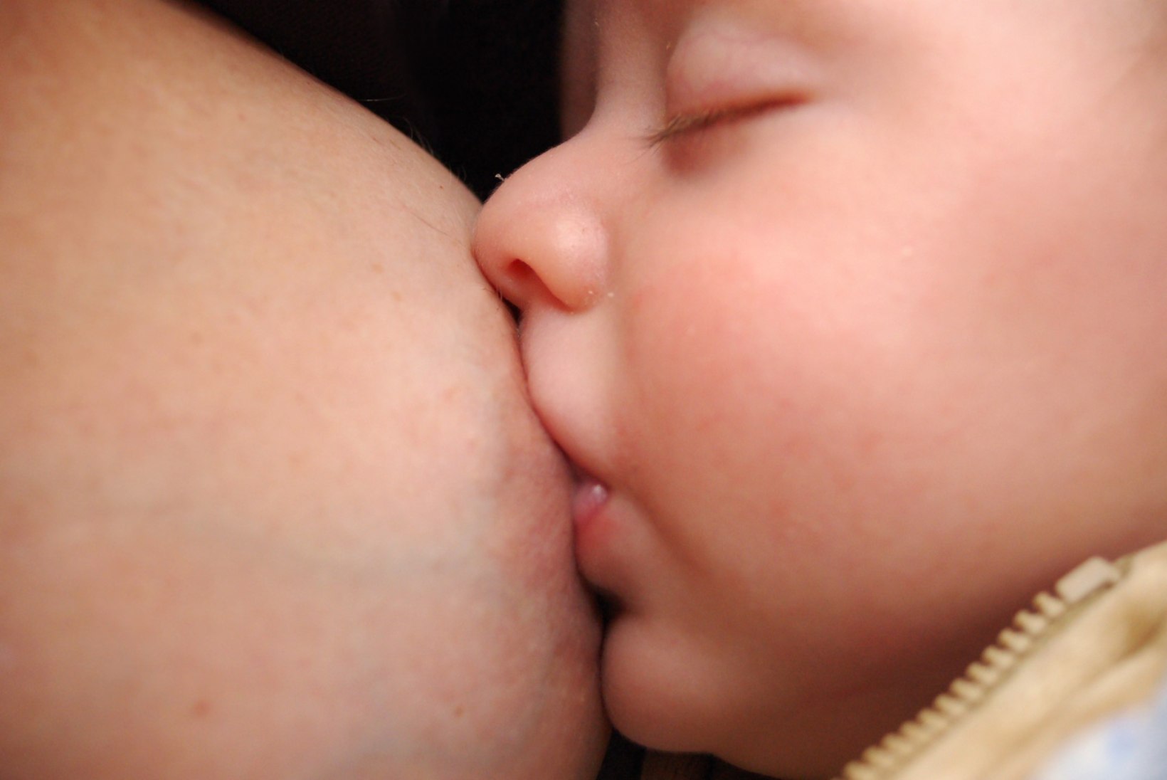 NÕUDLUS ON SUUR: noor ema pumpab rinnapiima januste meeste jaoks
