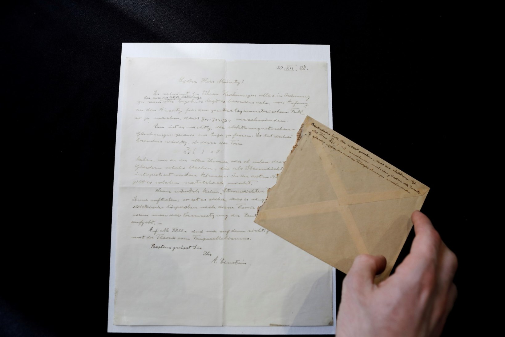 Müüdi Einsteini kiri, mis oli kirjutatud ühele noorele itaallannale