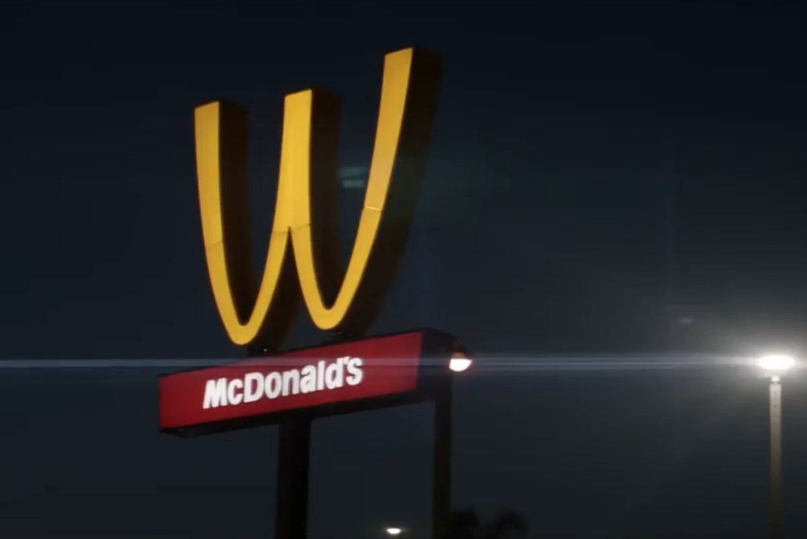 McDonald's keeras naistepäeva puhul M-i tagurpidi